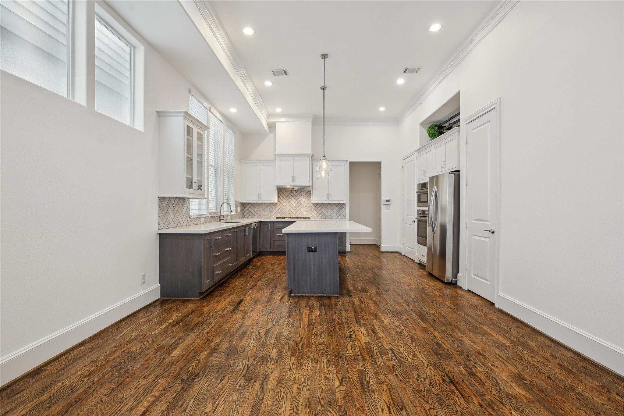 1214 W 16th Street