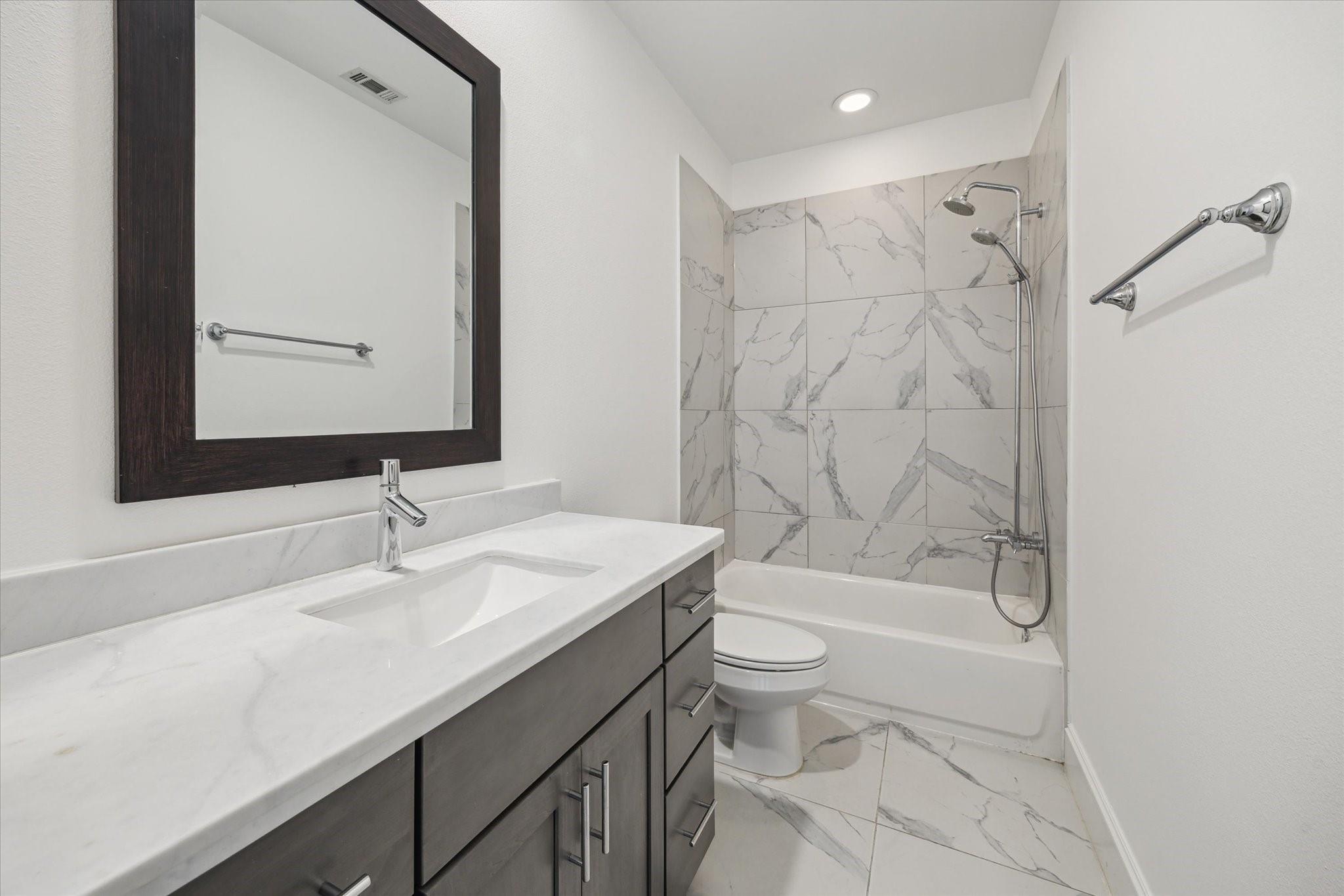 1214 W 16th Street