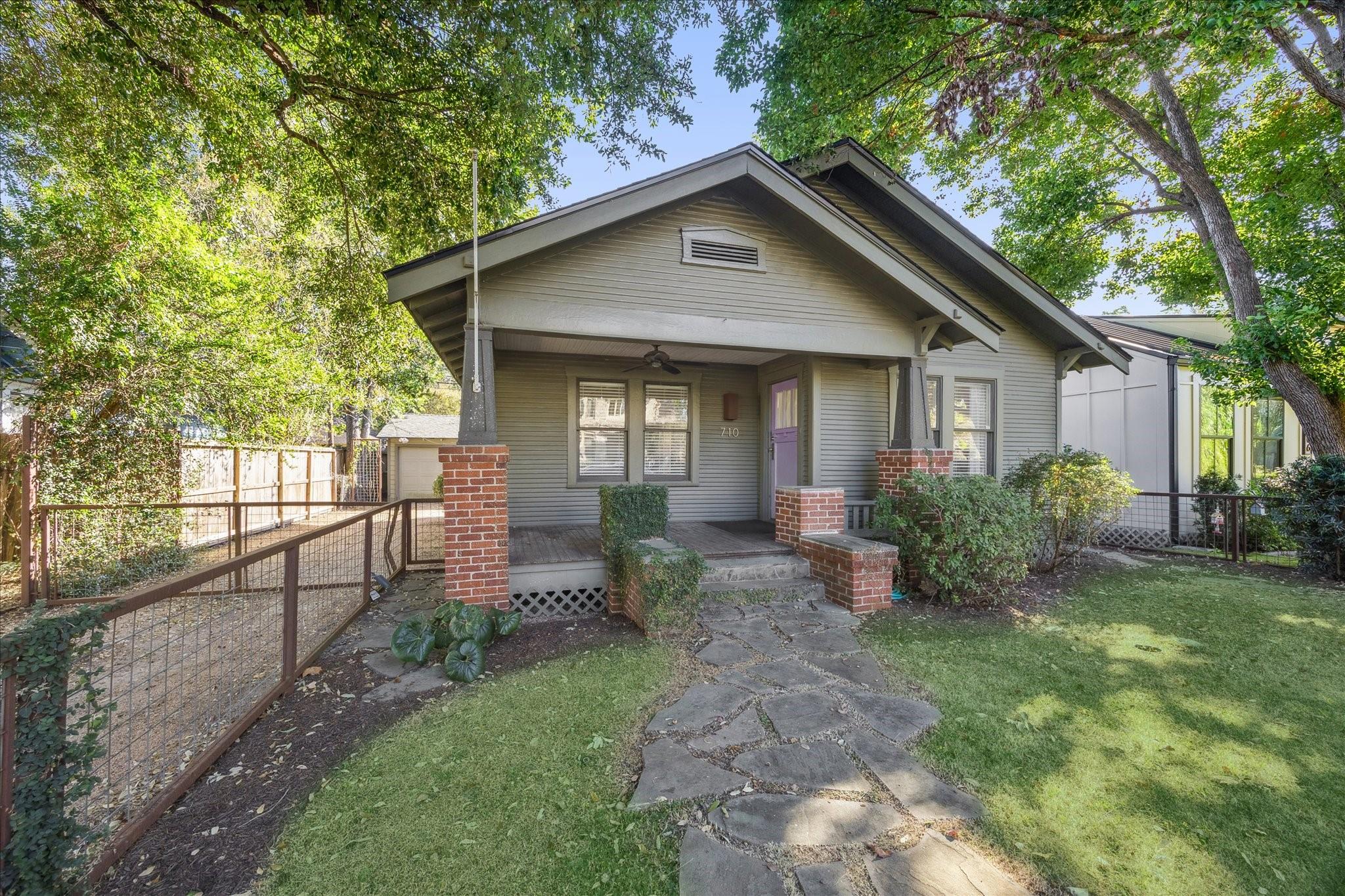 710 Le Green Street