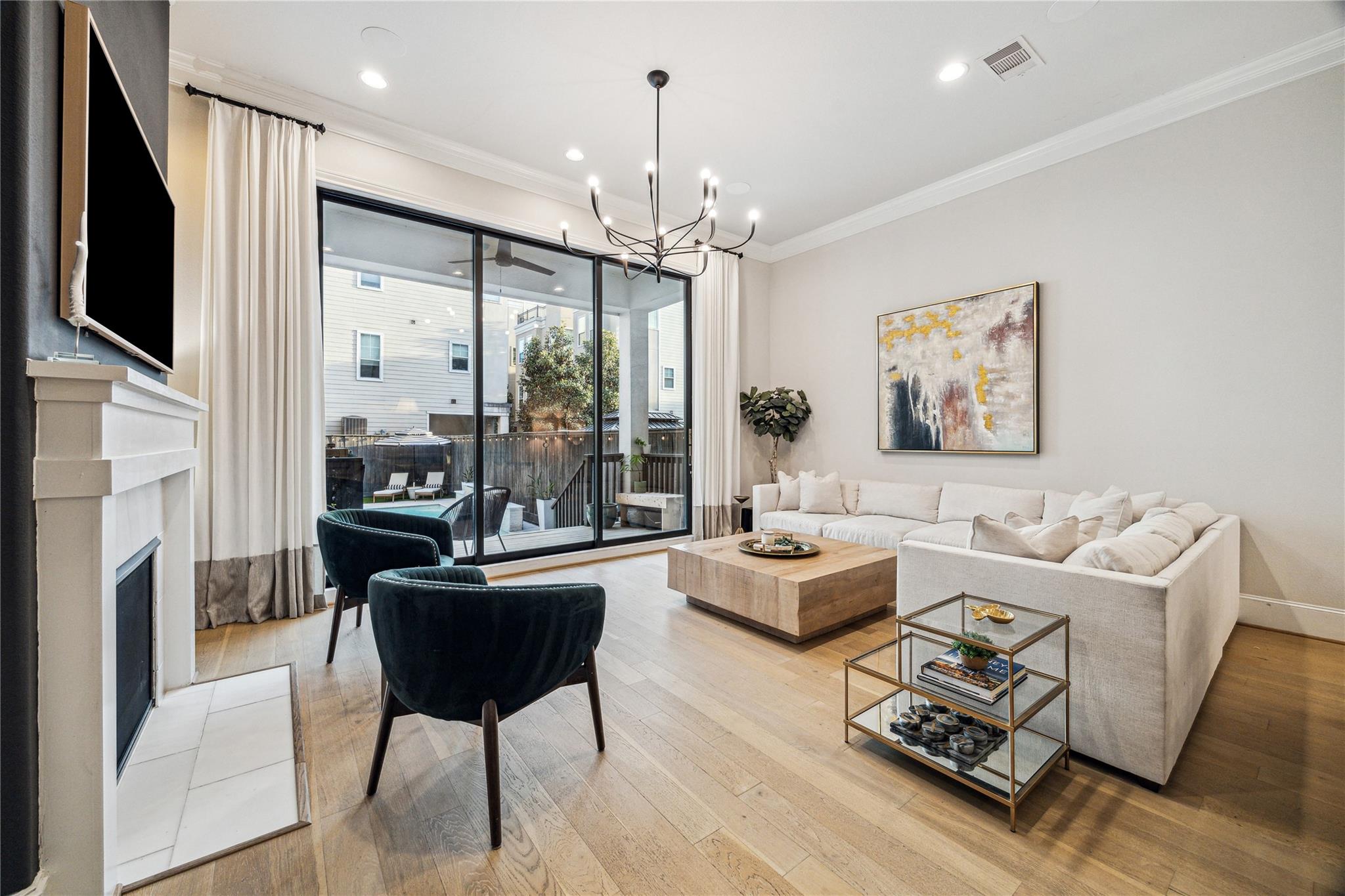 1212 W 16th Street