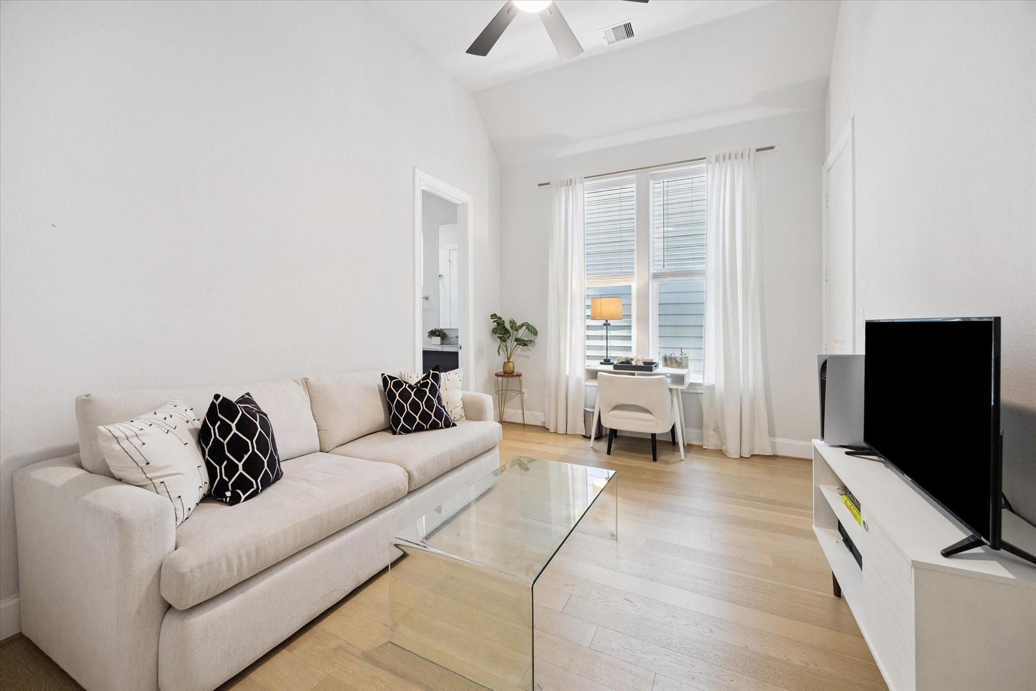 1212 W 16th Street