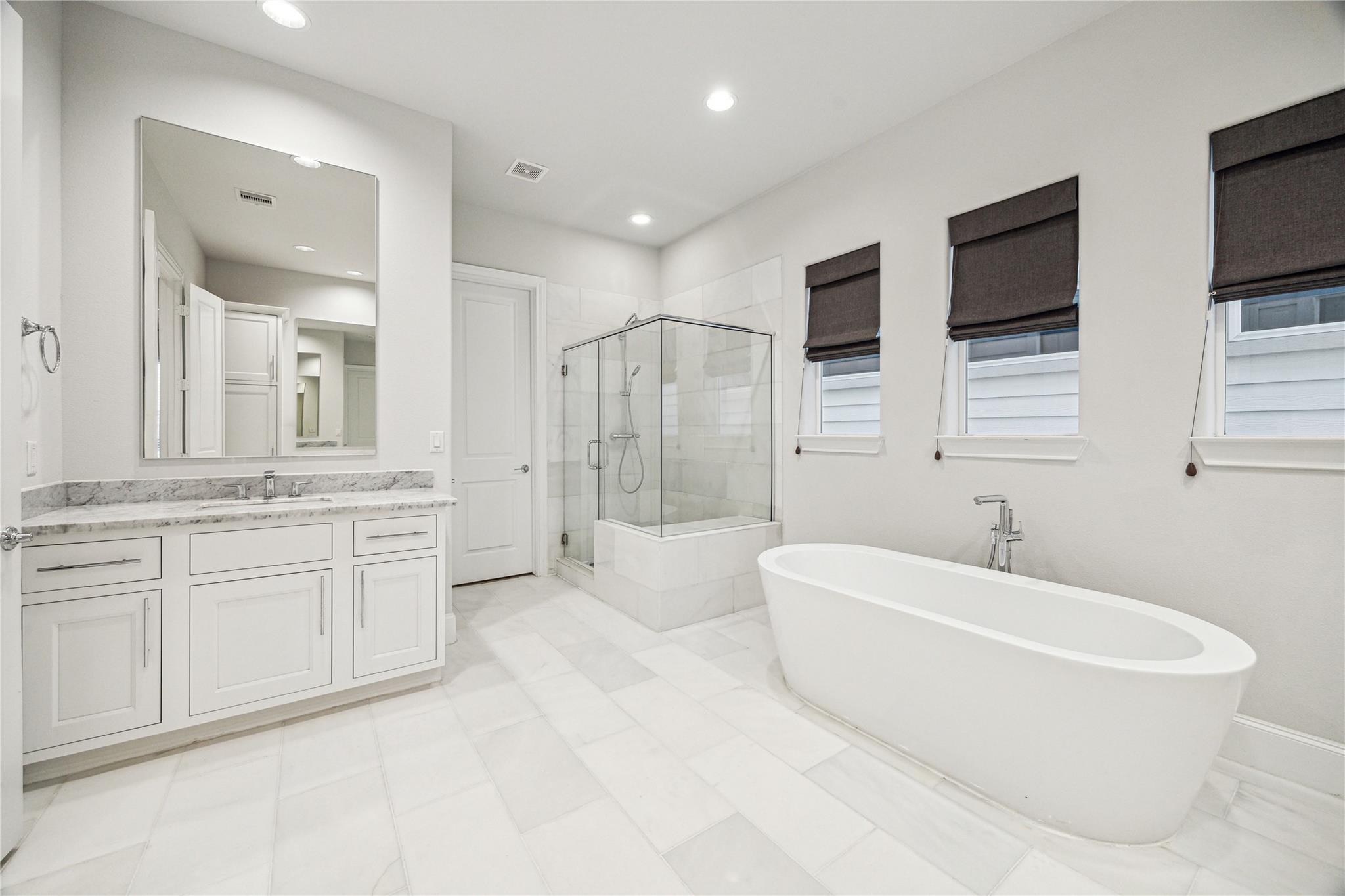 1212 W 16th Street