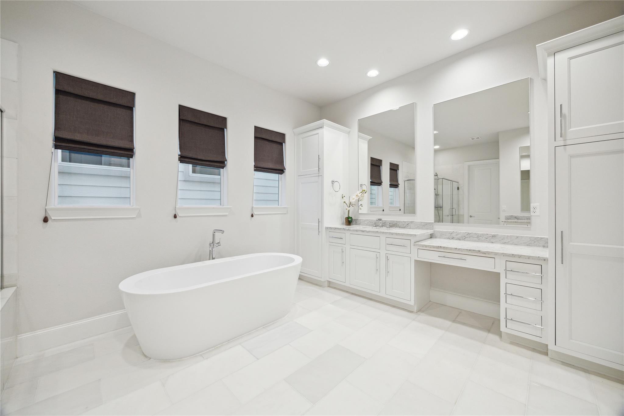 1212 W 16th Street