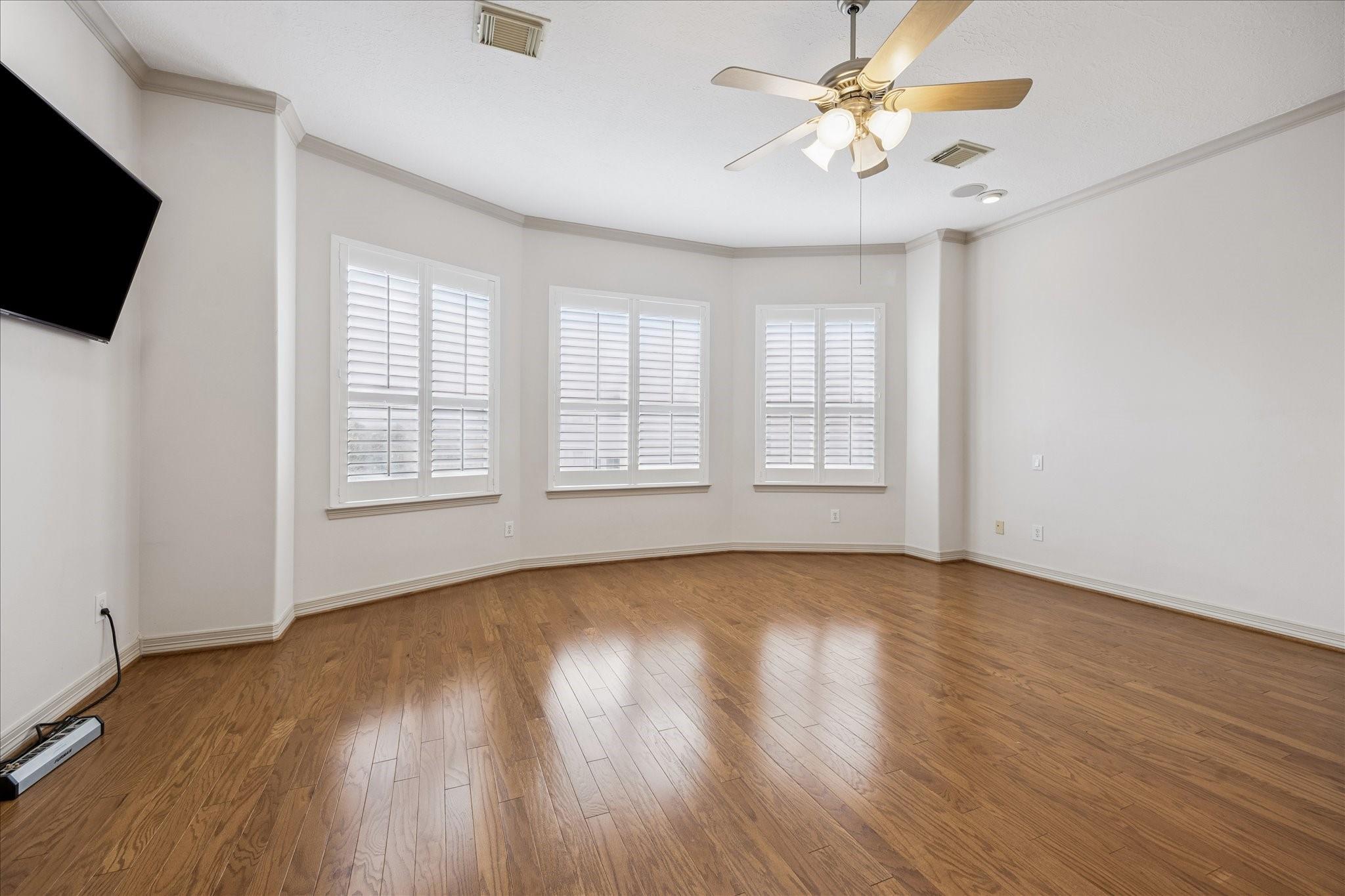 1515 Hyde Park Boulevard # 14