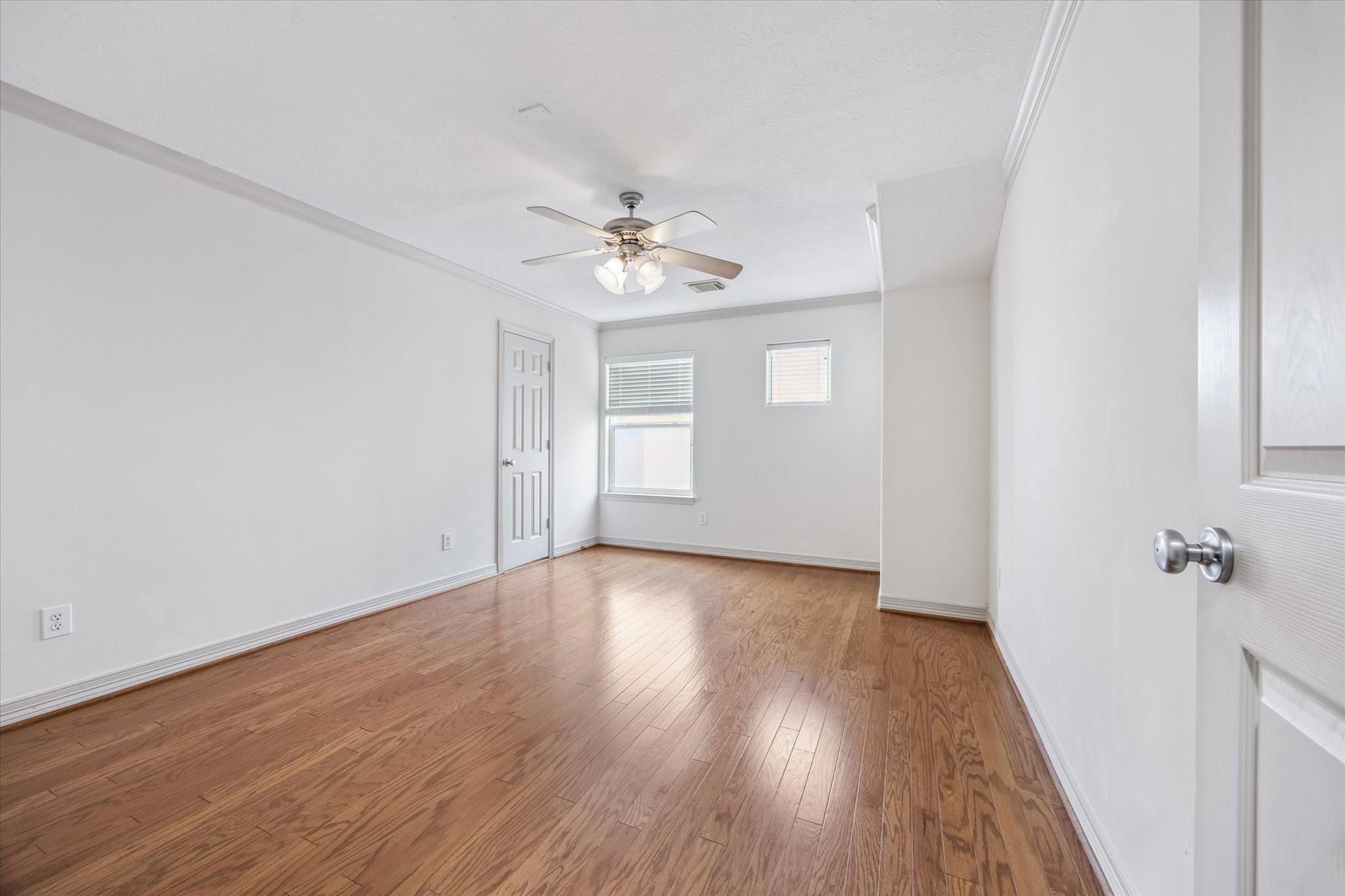 1515 Hyde Park Boulevard # 14