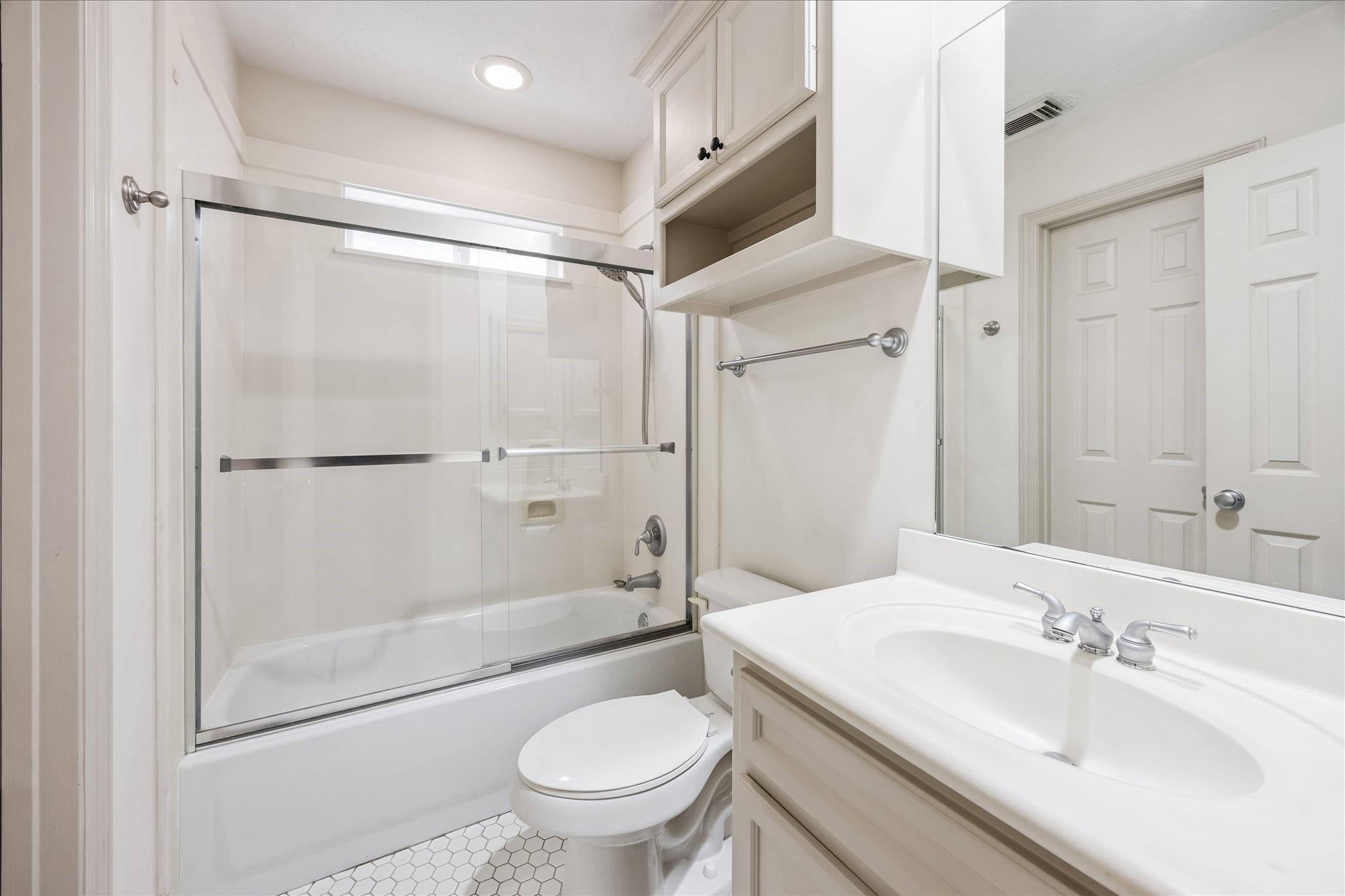 1515 Hyde Park Boulevard # 14