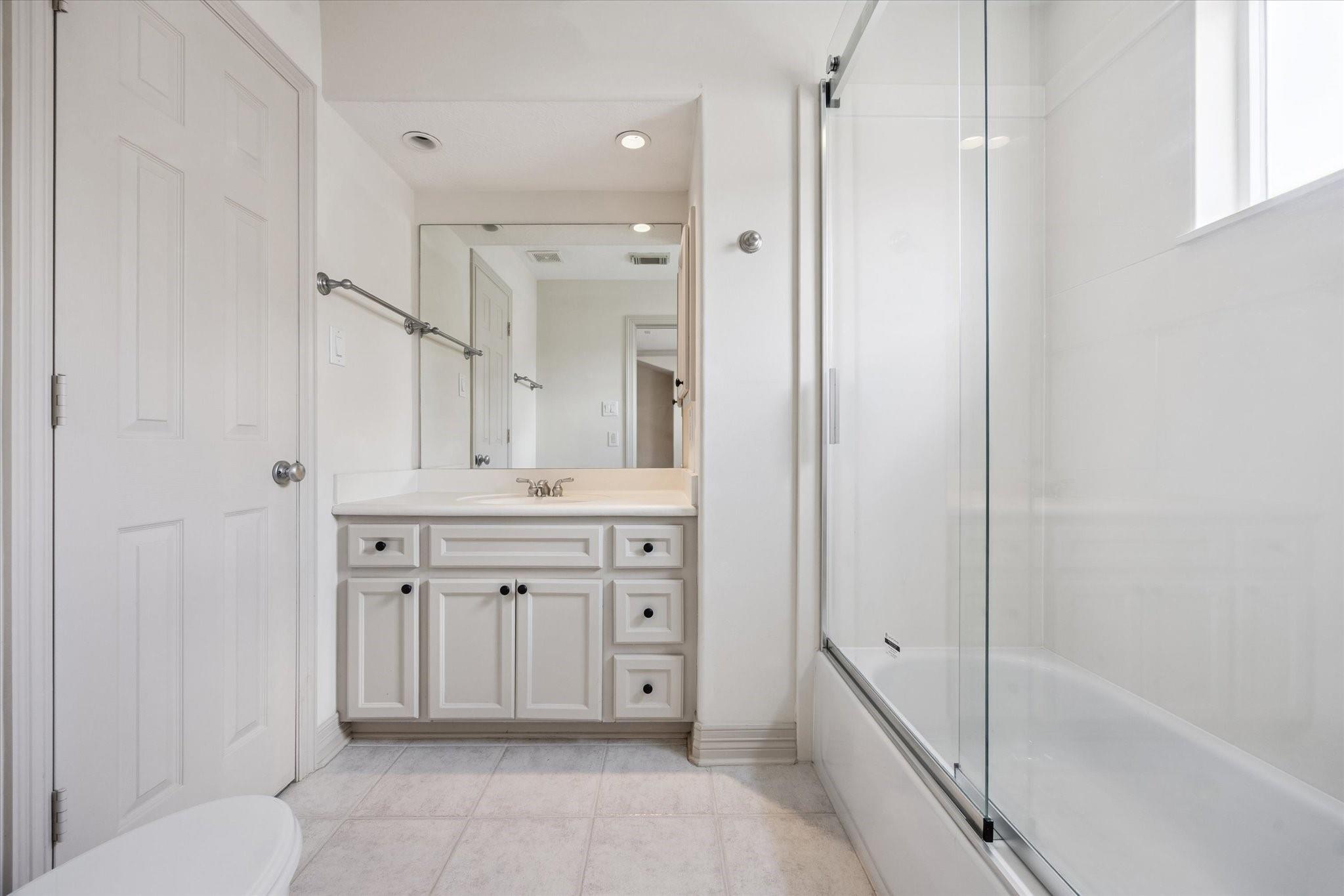 1515 Hyde Park Boulevard # 14