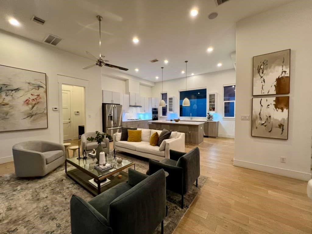 9811 Mocking Bird Hill Lane