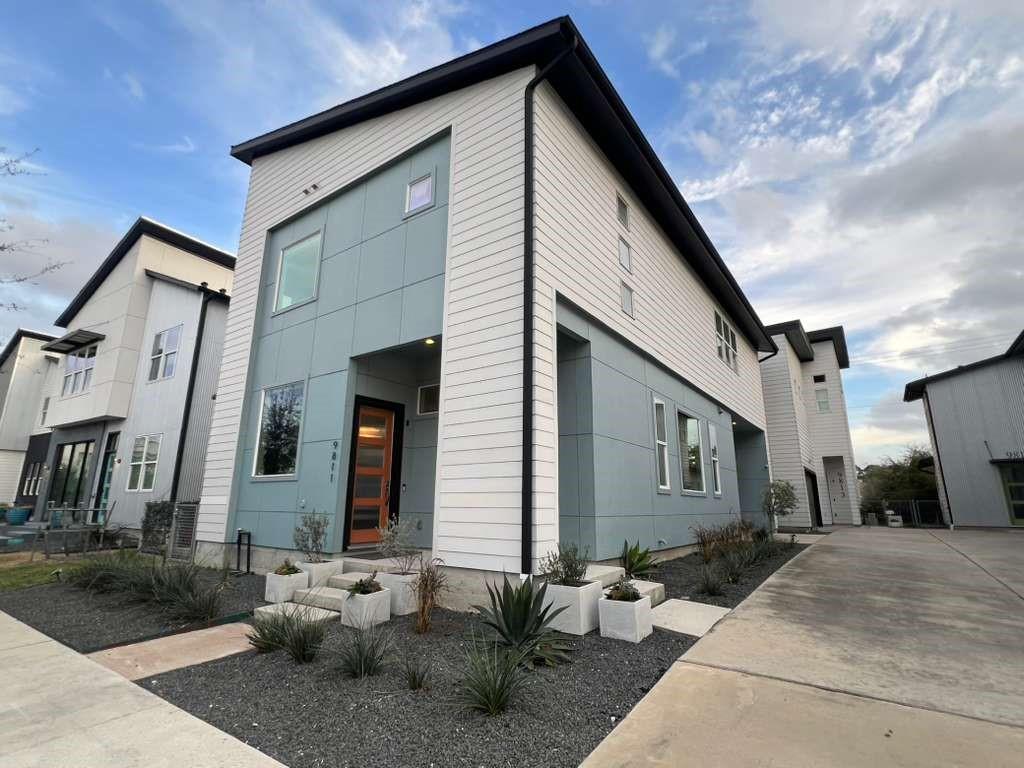 9811 Mocking Bird Hill Lane