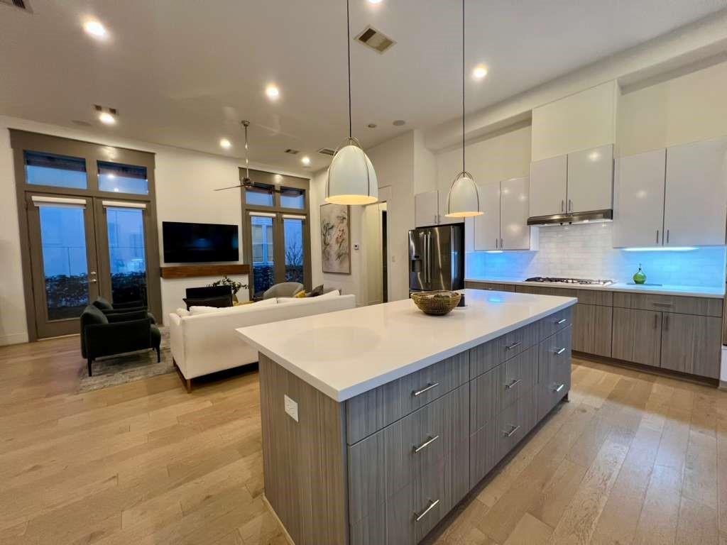 9811 Mocking Bird Hill Lane