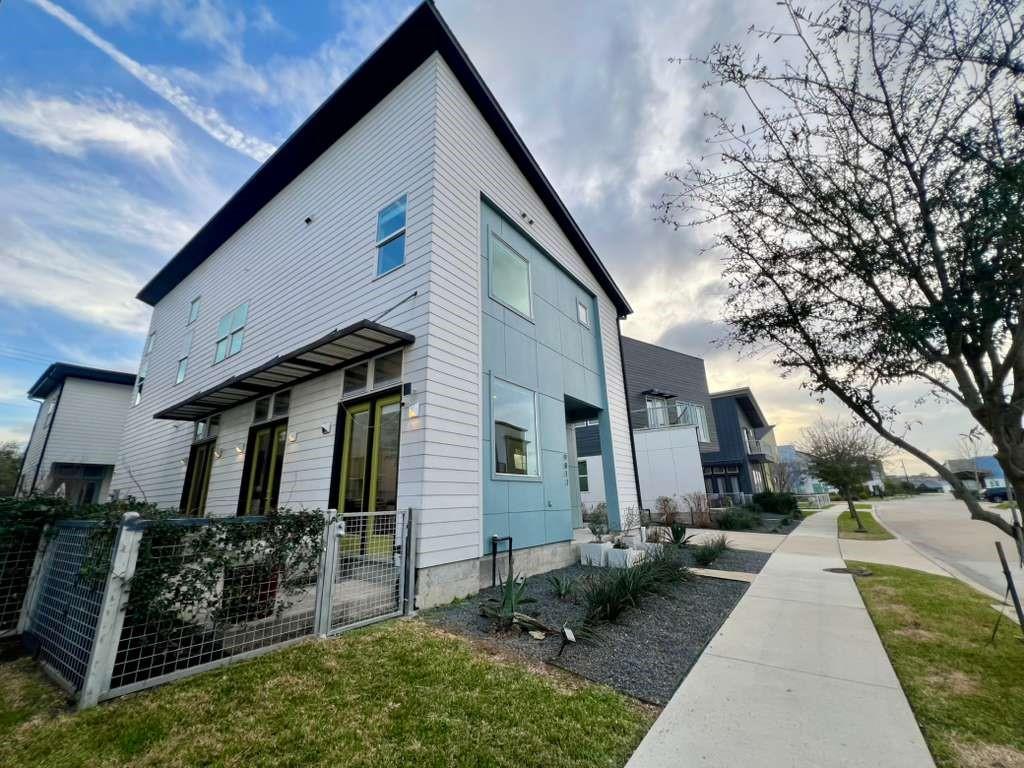 9811 Mocking Bird Hill Lane