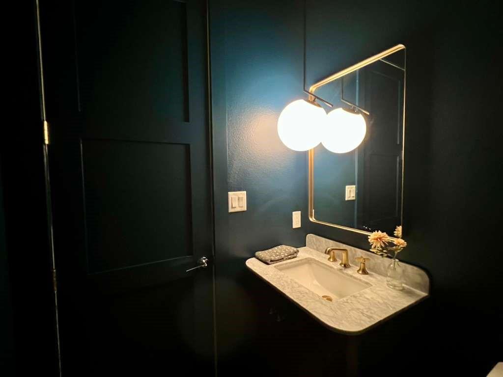 9811 Mocking Bird Hill Lane