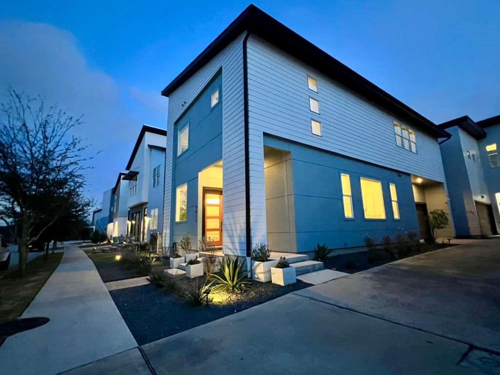 9811 Mocking Bird Hill Lane