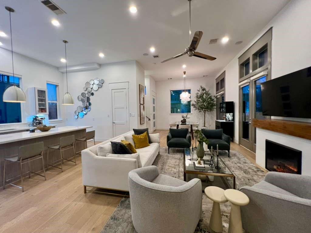 9811 Mocking Bird Hill Lane