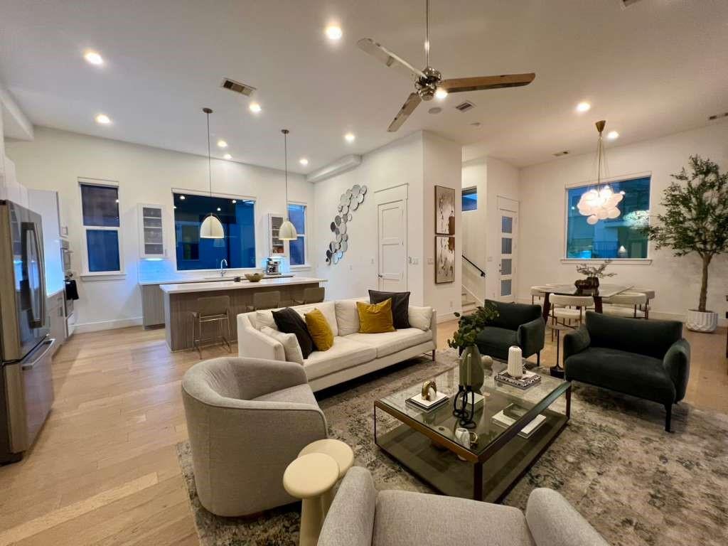 9811 Mocking Bird Hill Lane