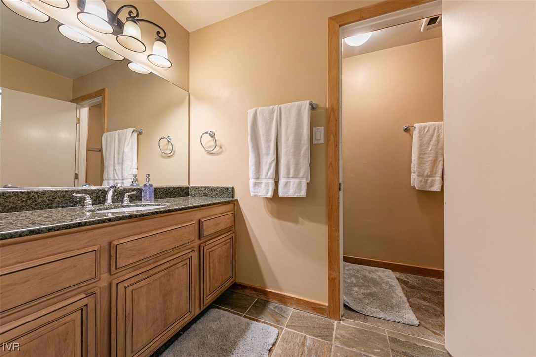725 Fairview Boulevard 11