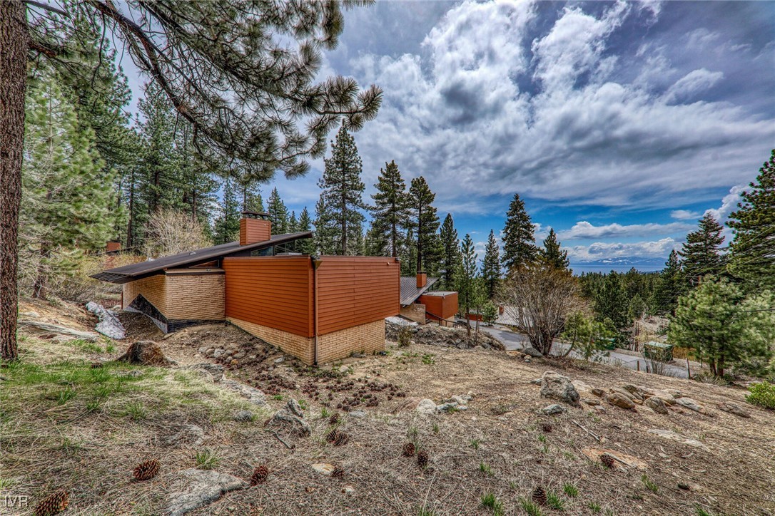 725 Fairview Boulevard 11