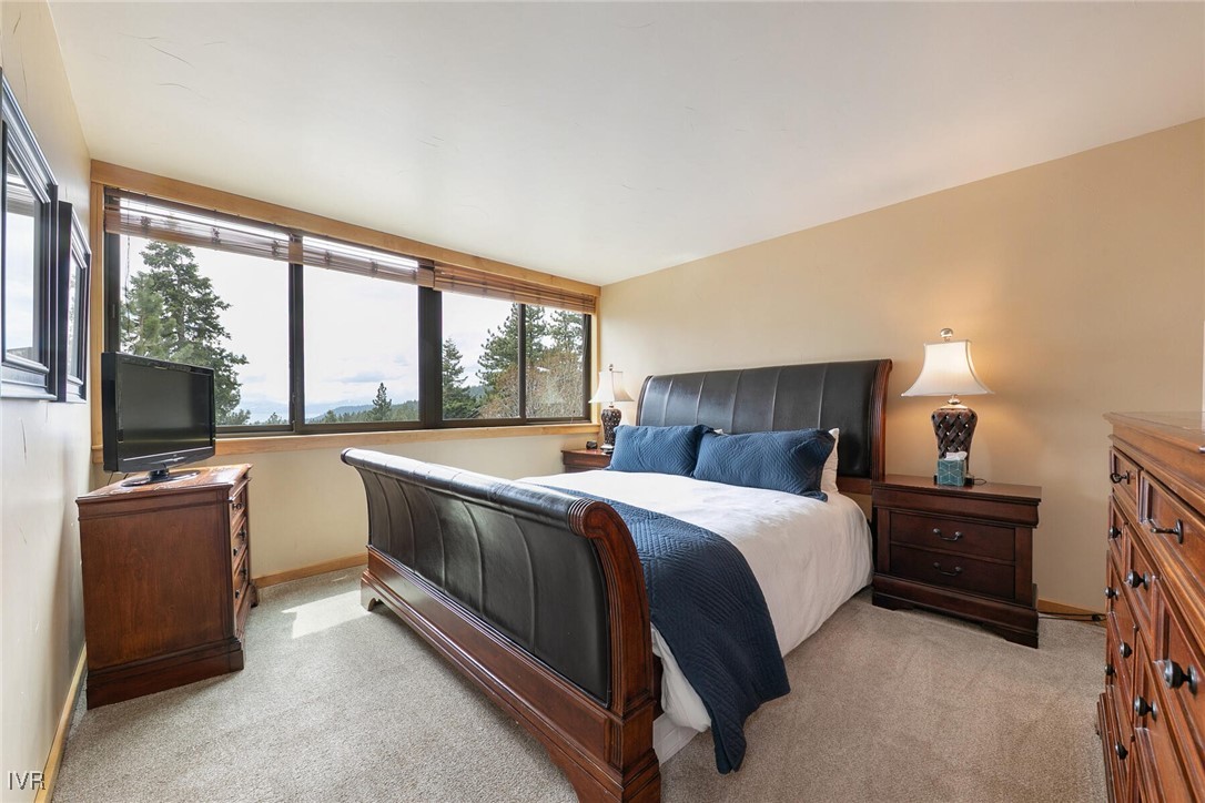 725 Fairview Boulevard 11