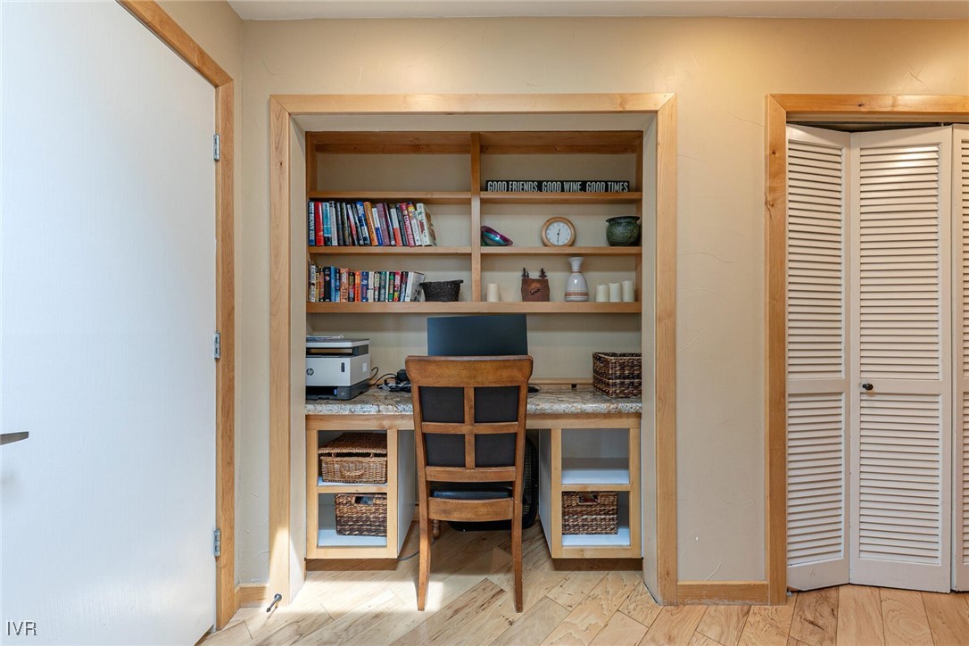 725 Fairview Boulevard 11