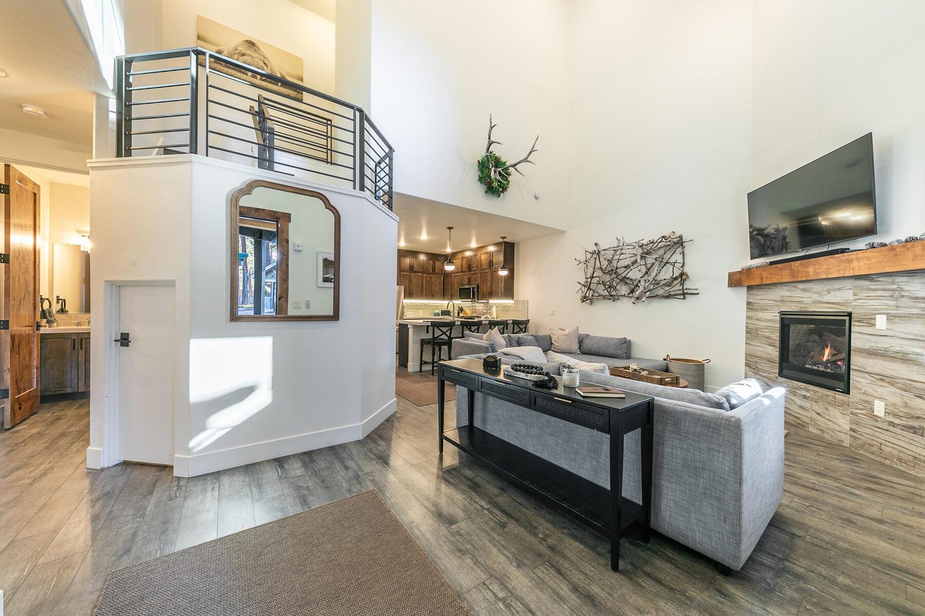 7699 North Lake Boulevard Unit: 3