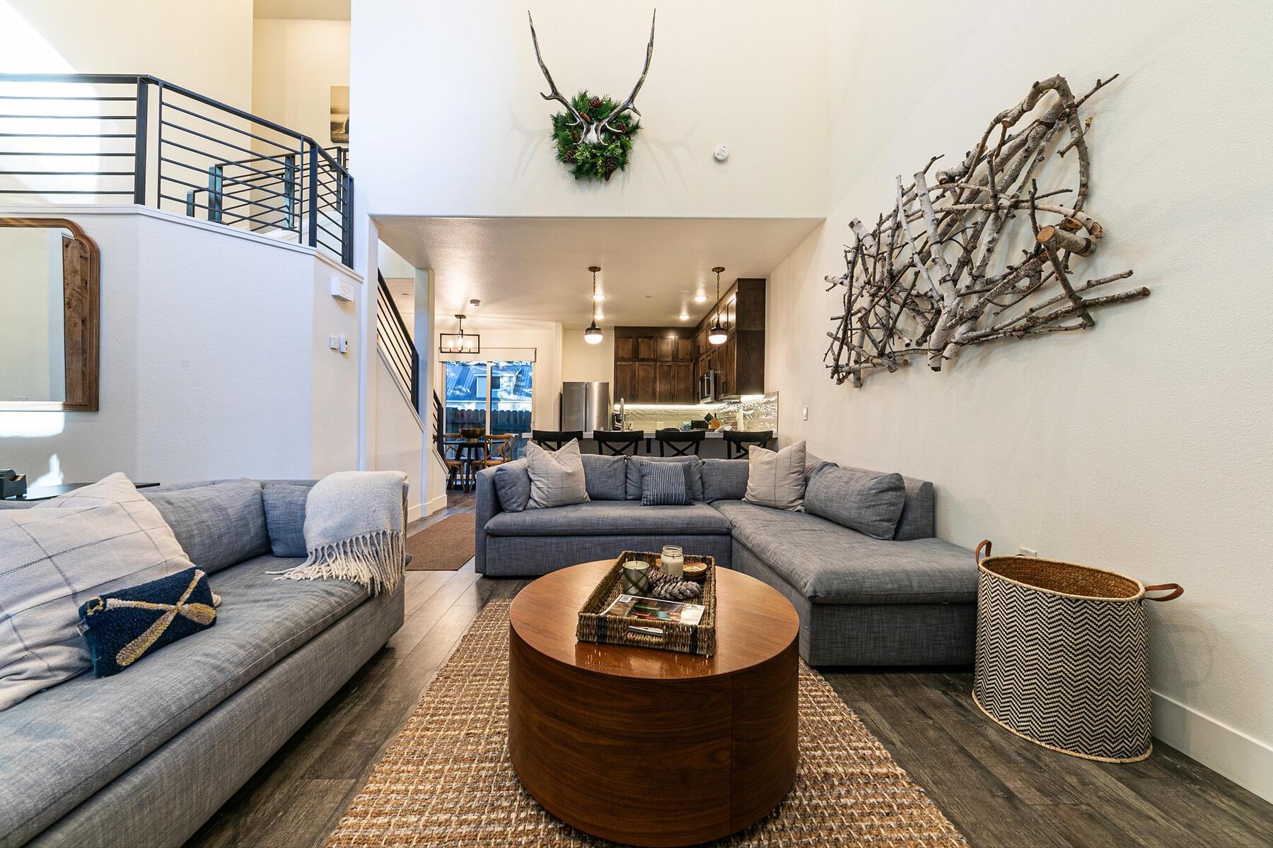 7699 North Lake Boulevard Unit: 3