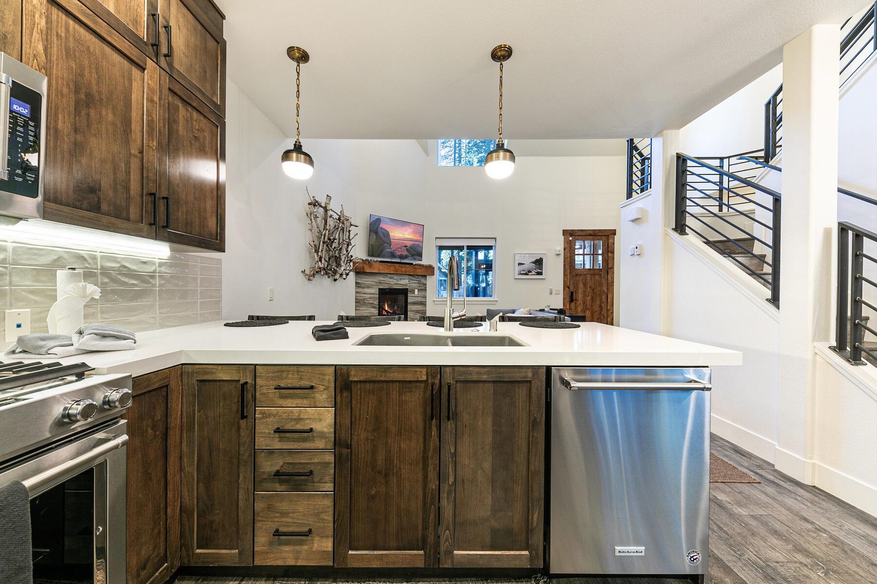 7699 North Lake Boulevard Unit: 3