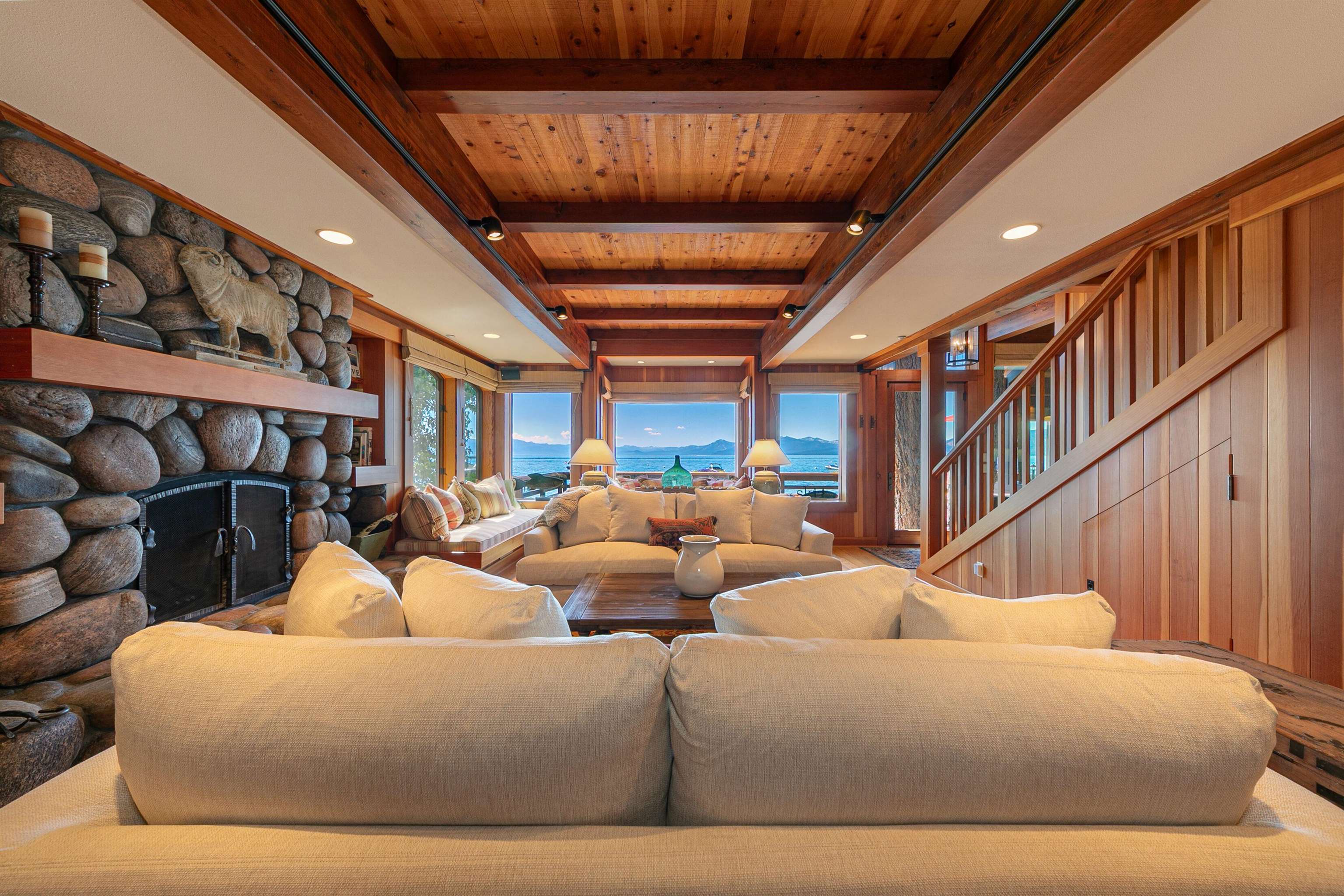 3334 Edgewater Drive