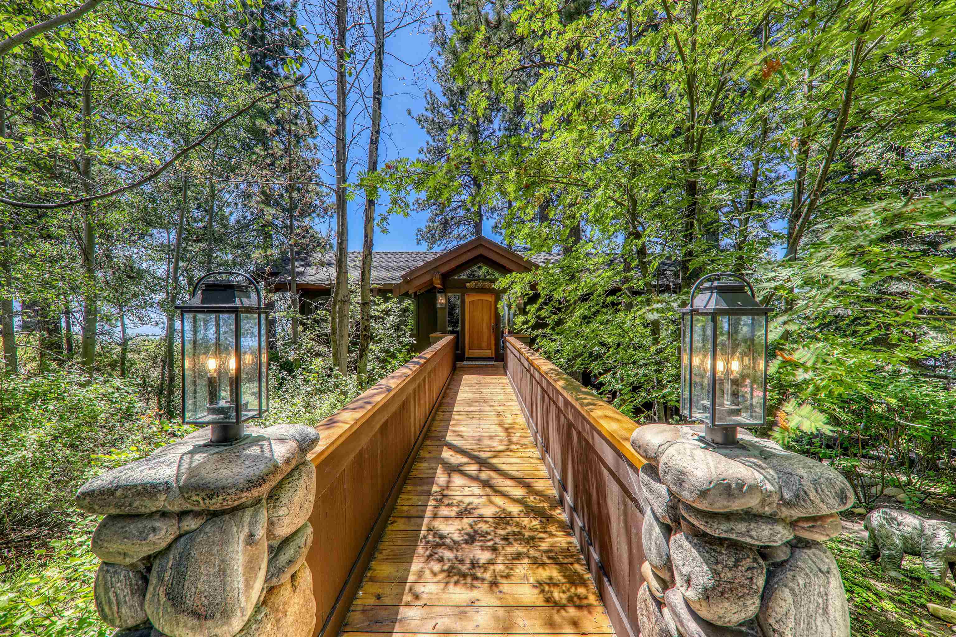 3334 Edgewater Drive