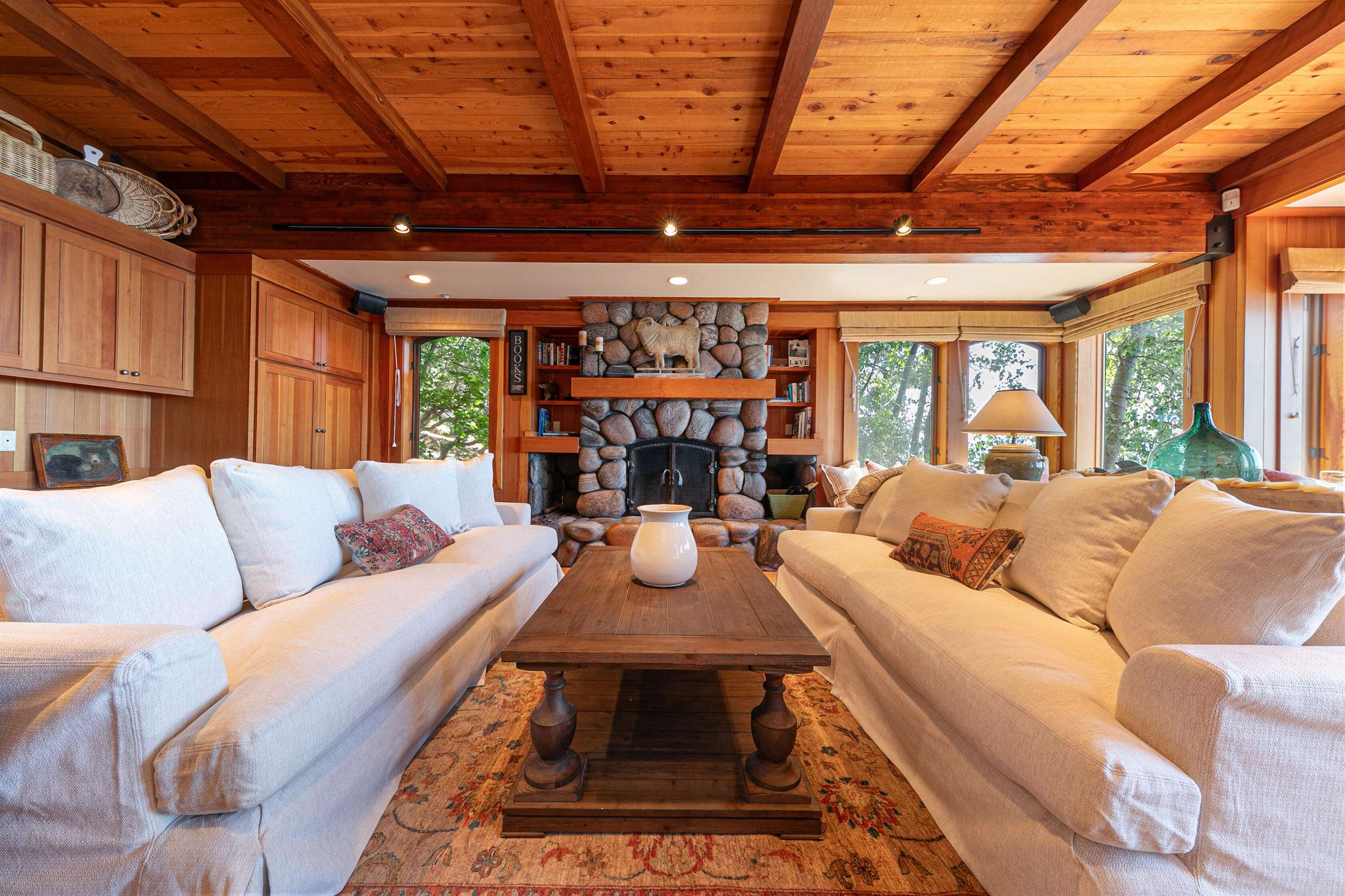 3334 Edgewater Drive