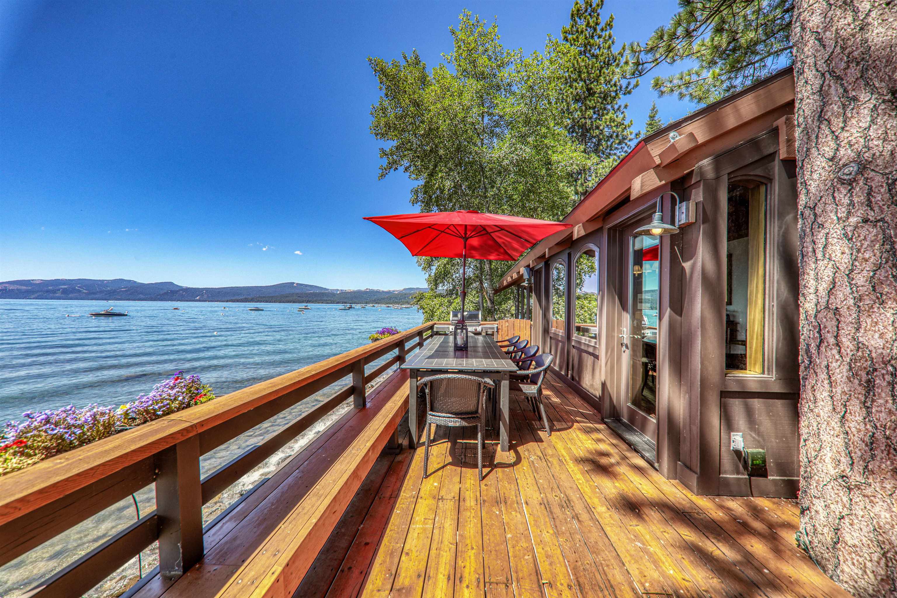 3334 Edgewater Drive