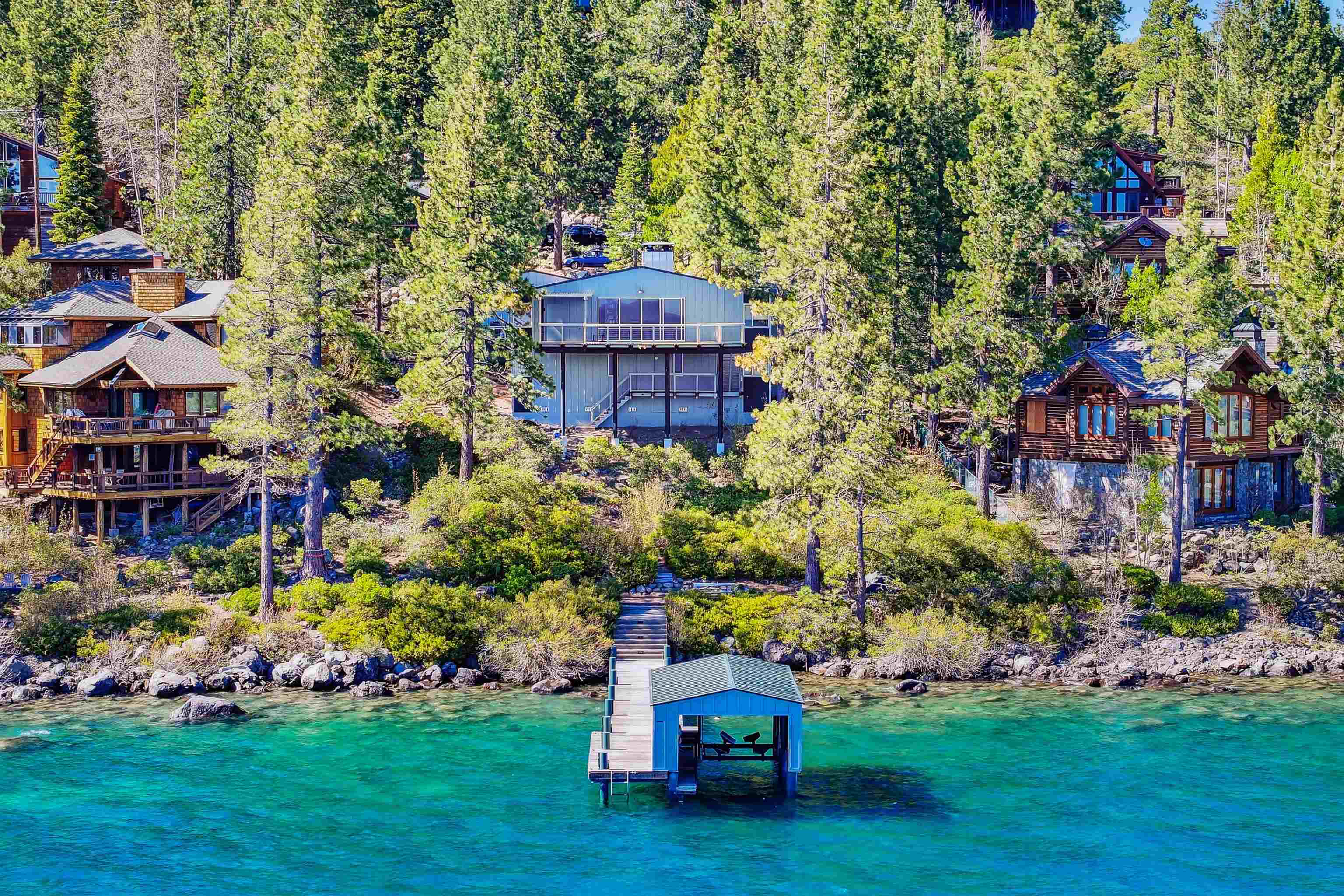 3390 Edgewater Drive