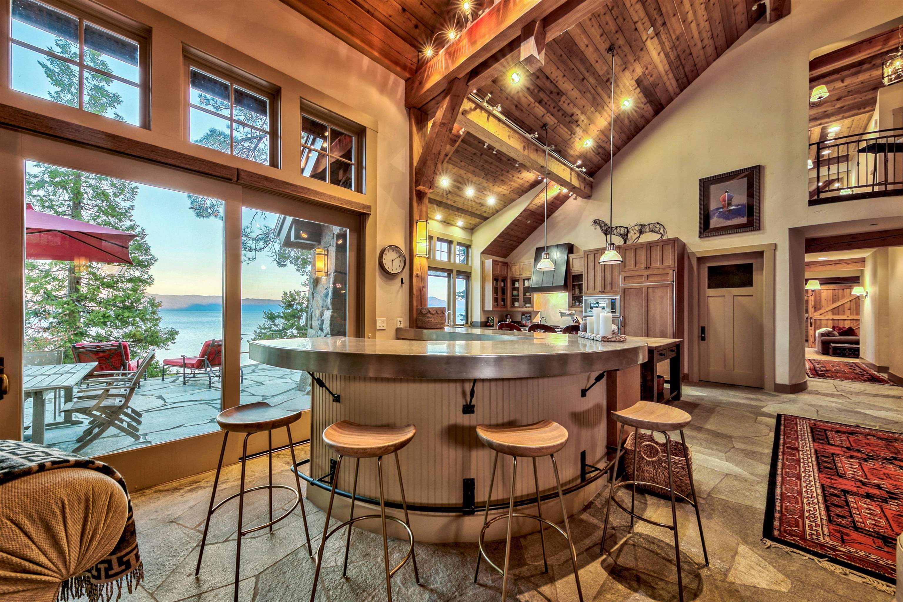 8747 Lakeside Drive