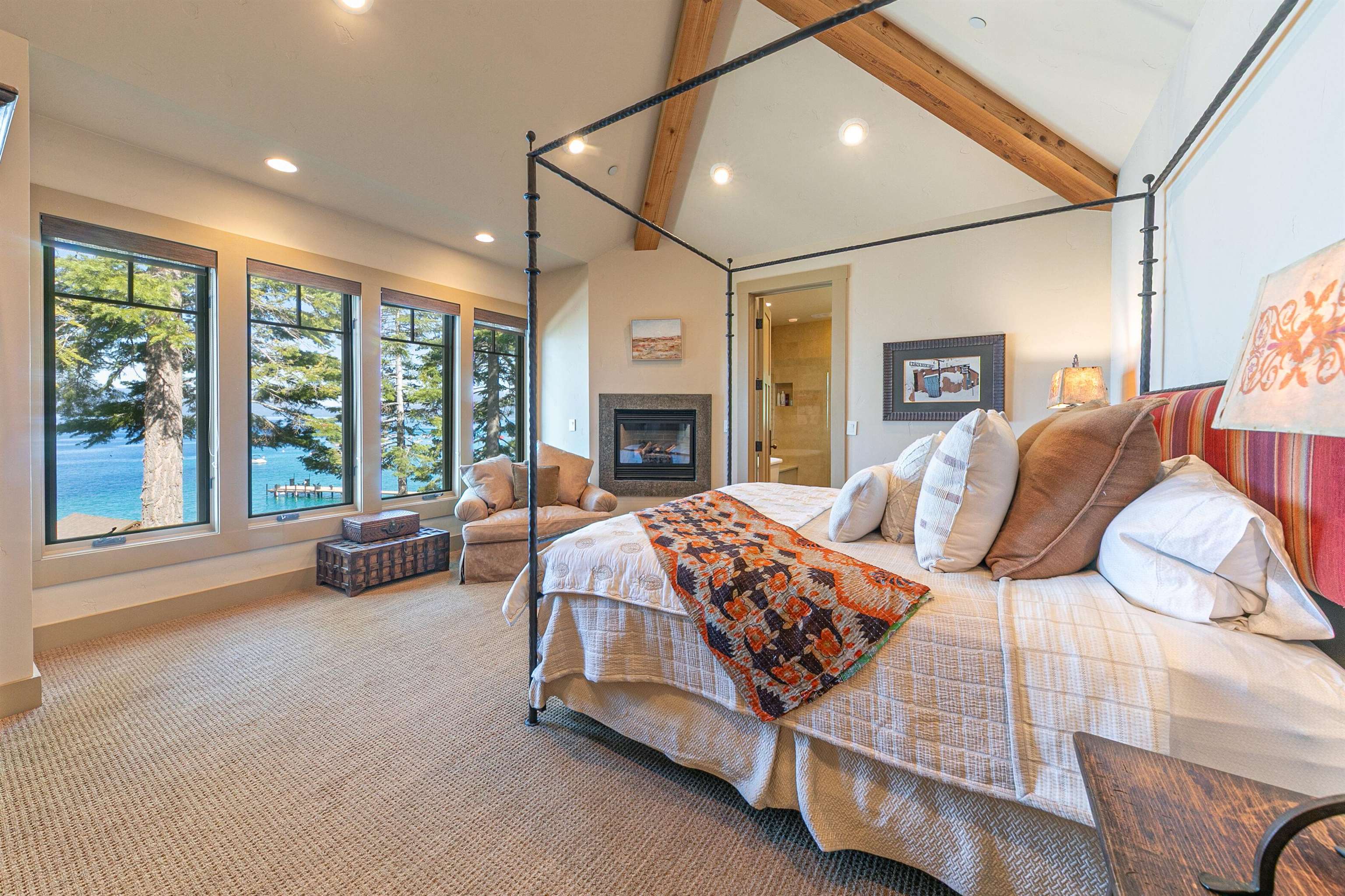 8747 Lakeside Drive
