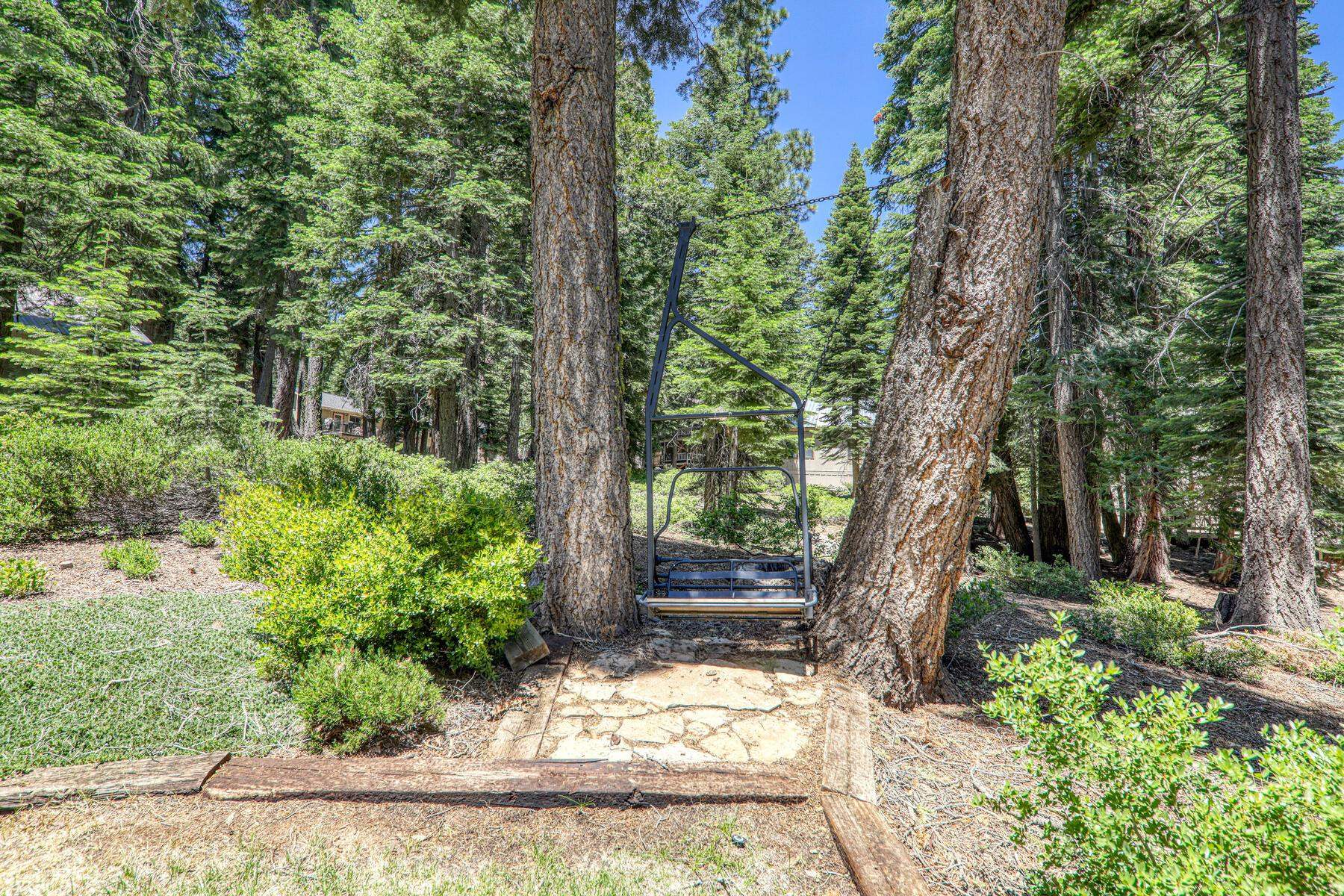 925 Carnelian Circle