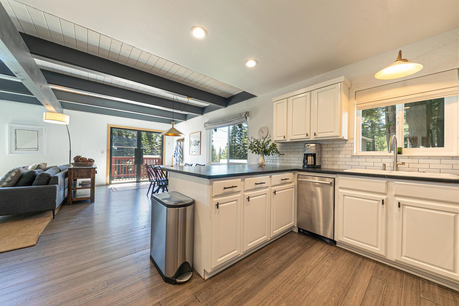 925 Carnelian Circle