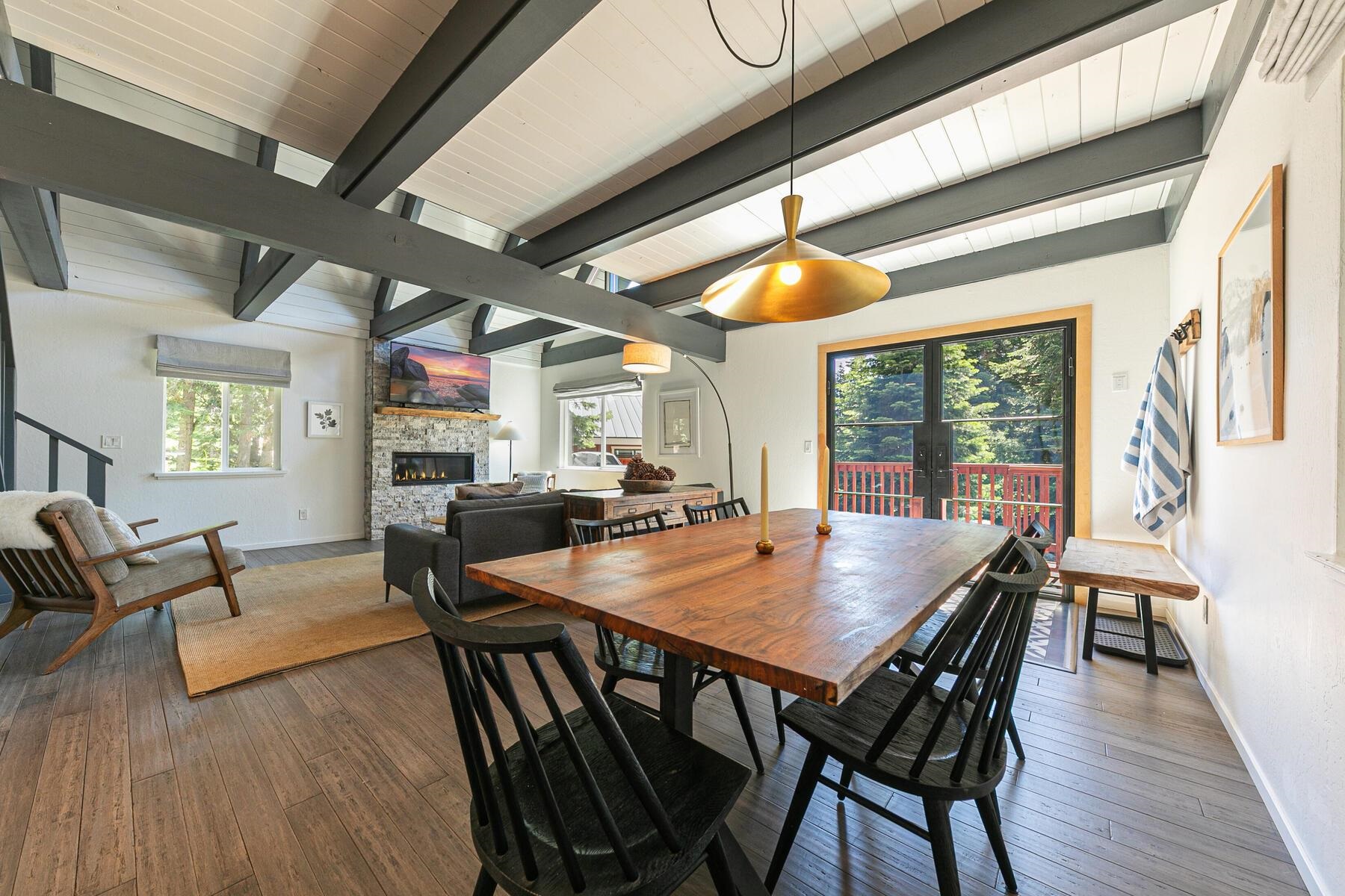925 Carnelian Circle