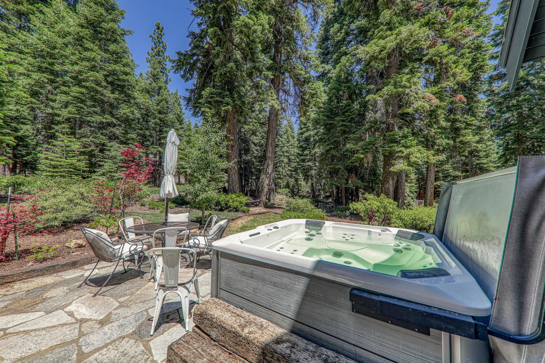 925 Carnelian Circle