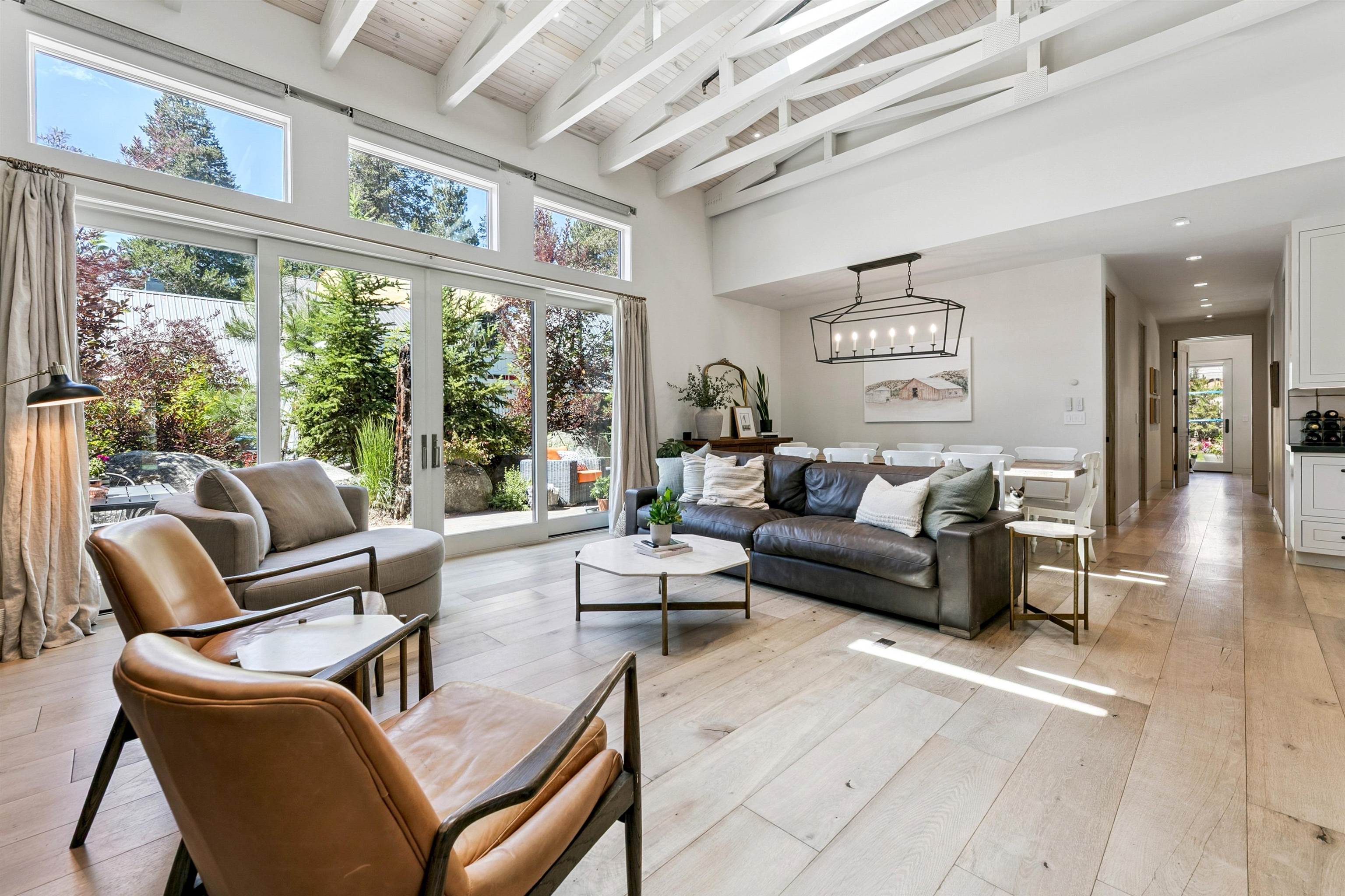 10038 Sierra Avenue