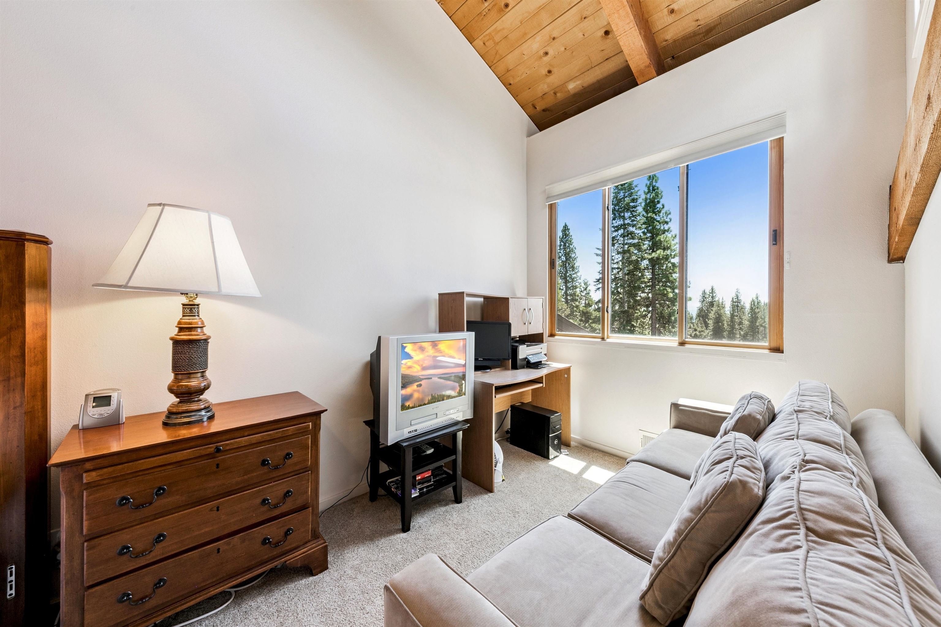 125 Lassen Drive Unit: 4