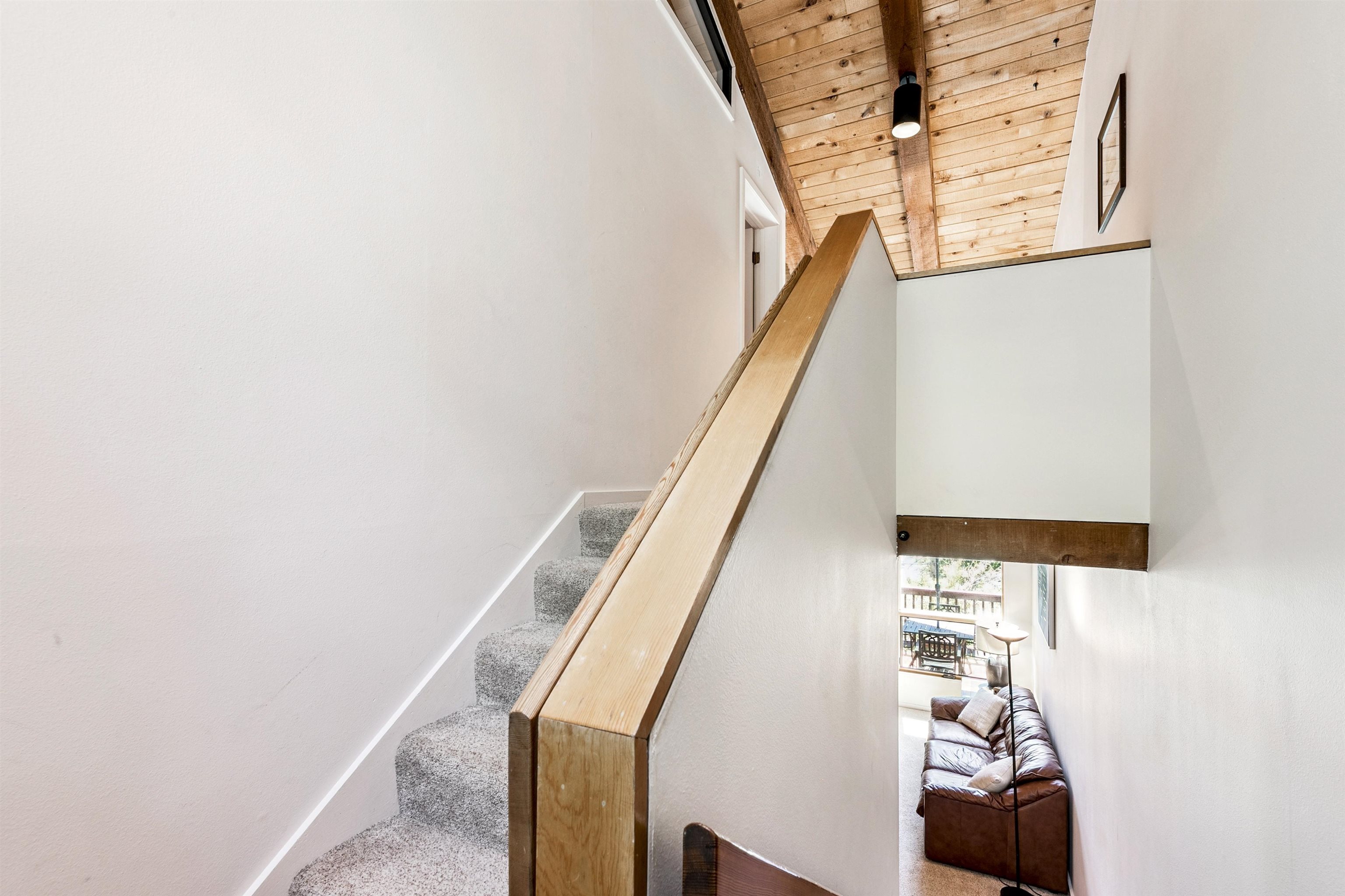 125 Lassen Drive Unit: 4