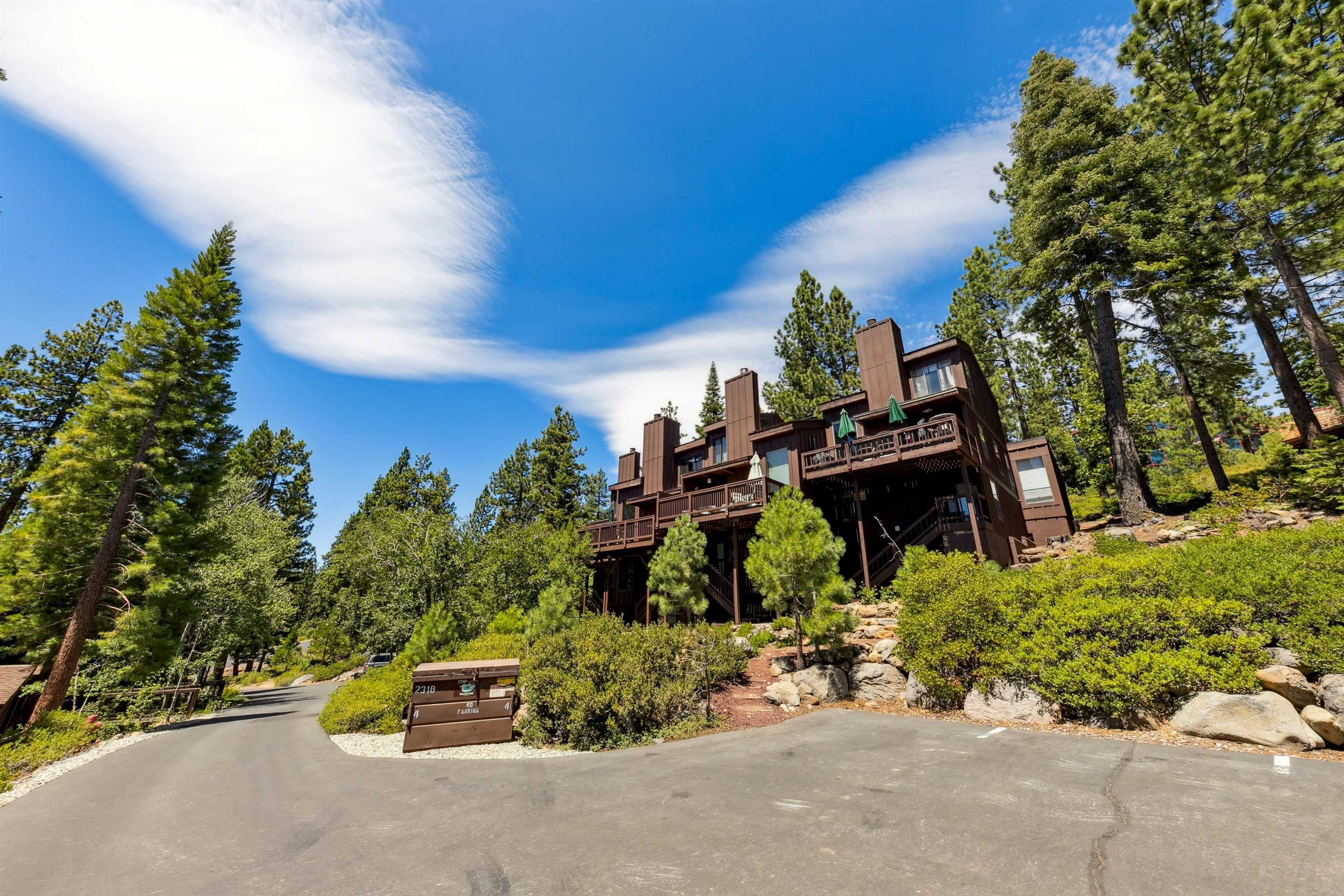 125 Lassen Drive Unit: 4