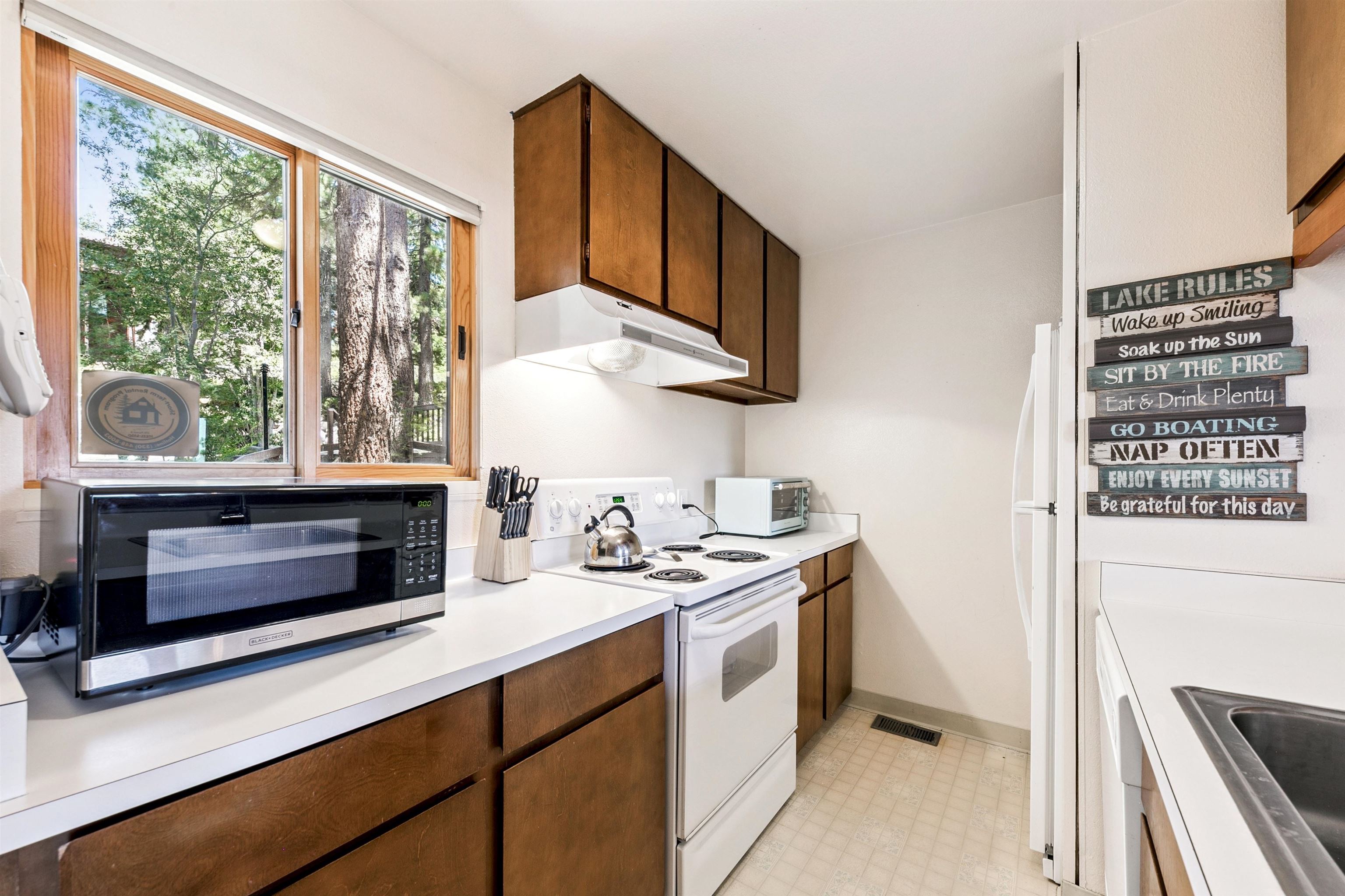 125 Lassen Drive Unit: 4