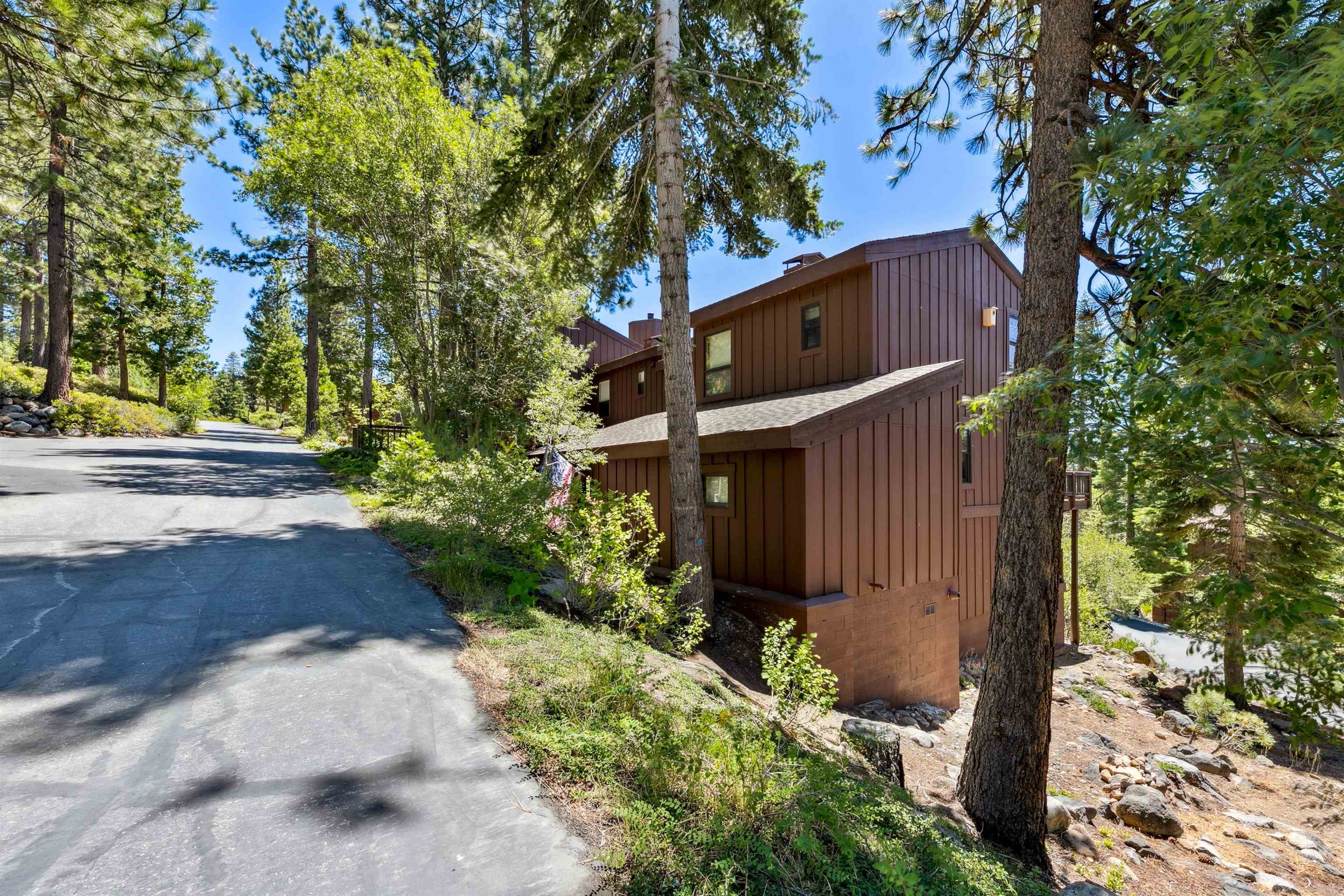 125 Lassen Drive Unit: 4