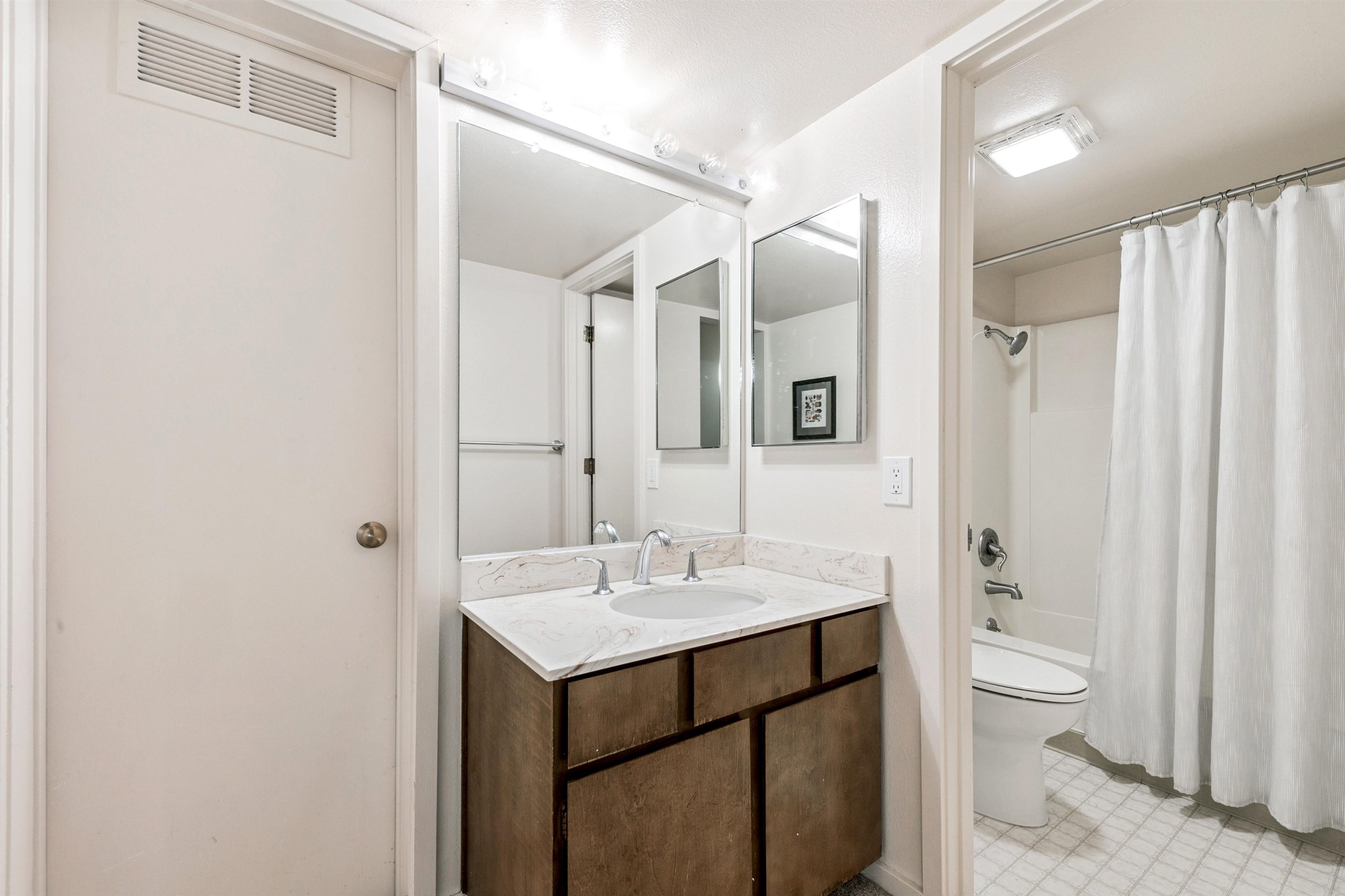 125 Lassen Drive Unit: 4