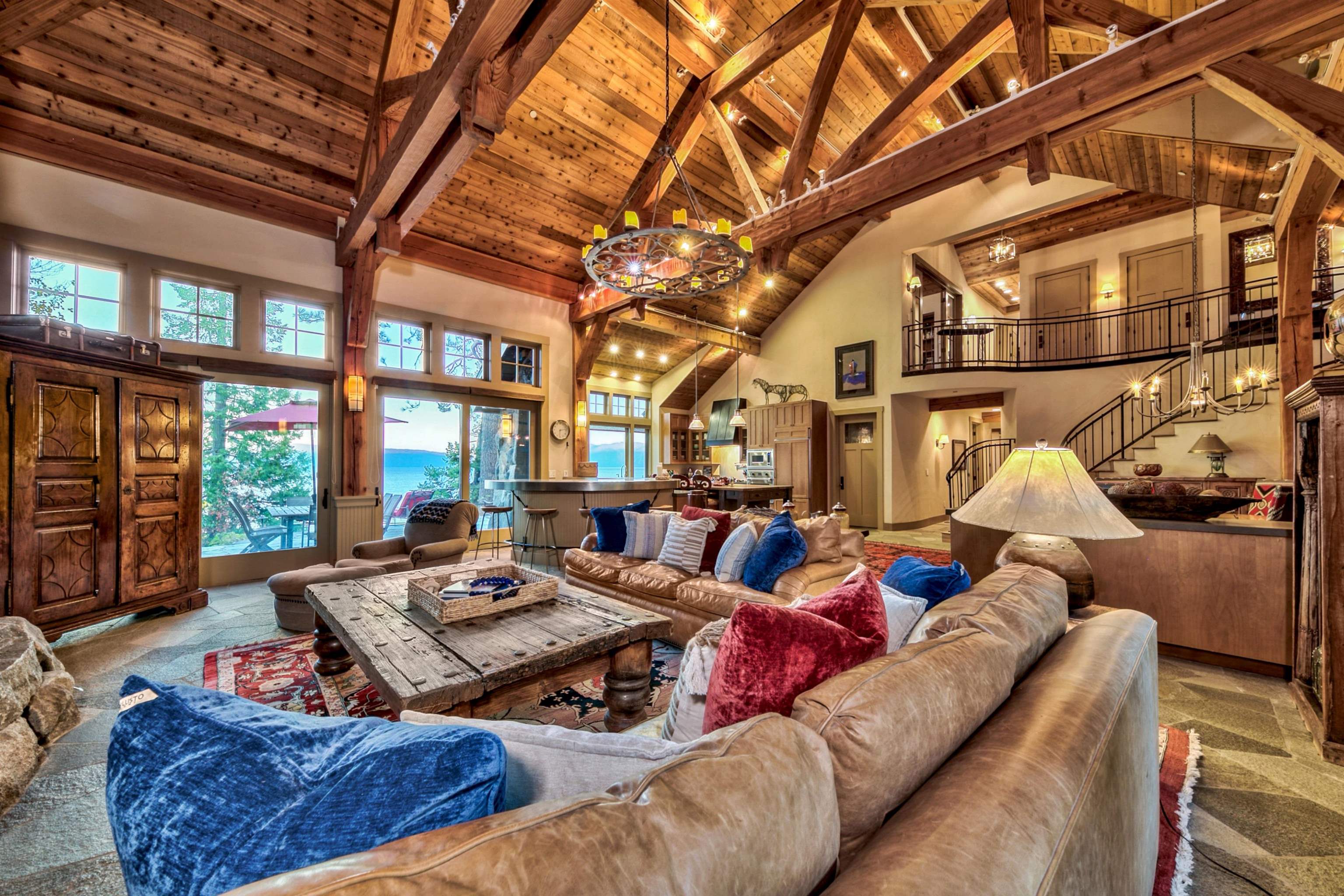 8747 Lakeside Drive