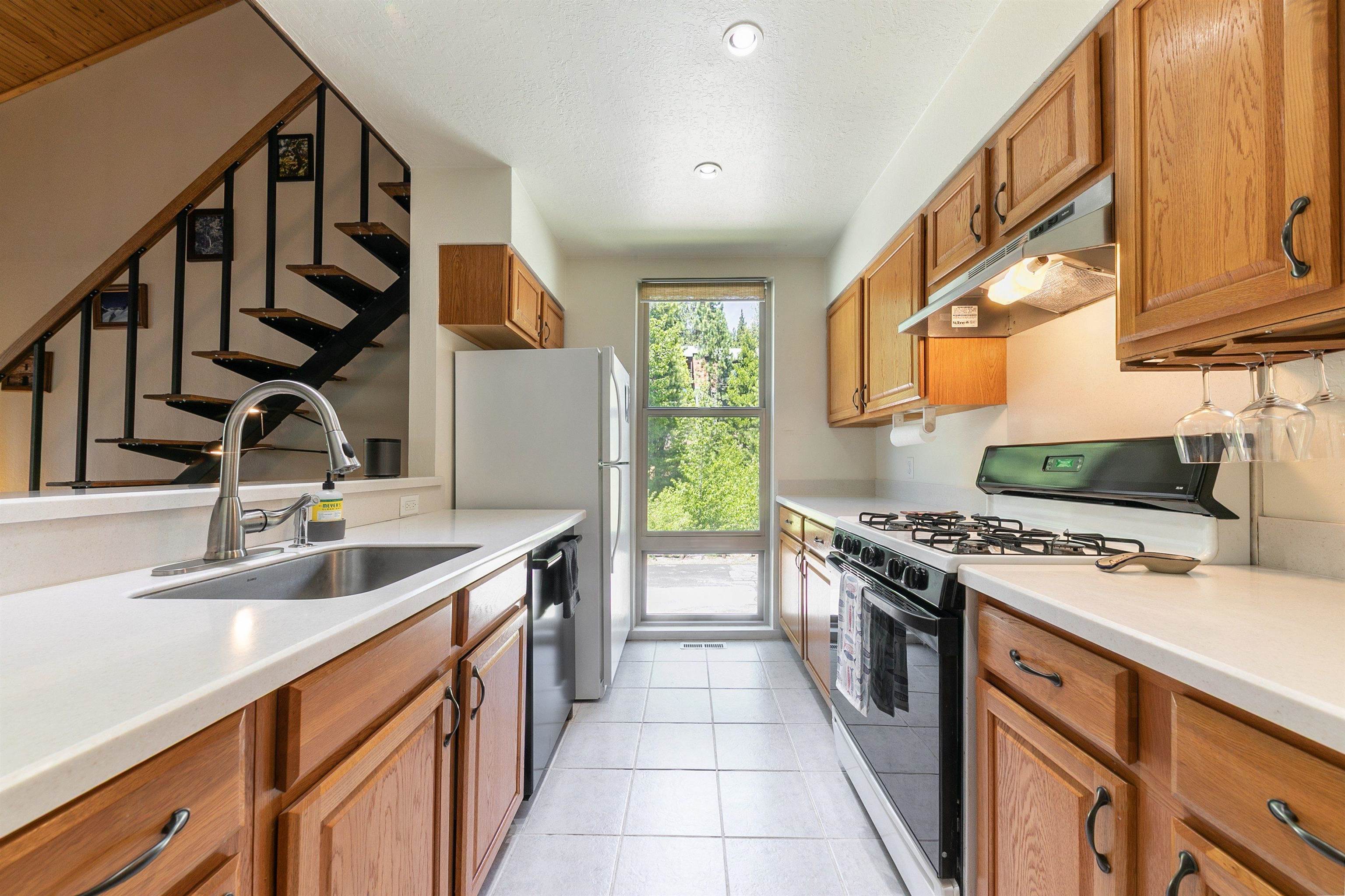 2755 North Lake Boulevard # 64 Unit: #64