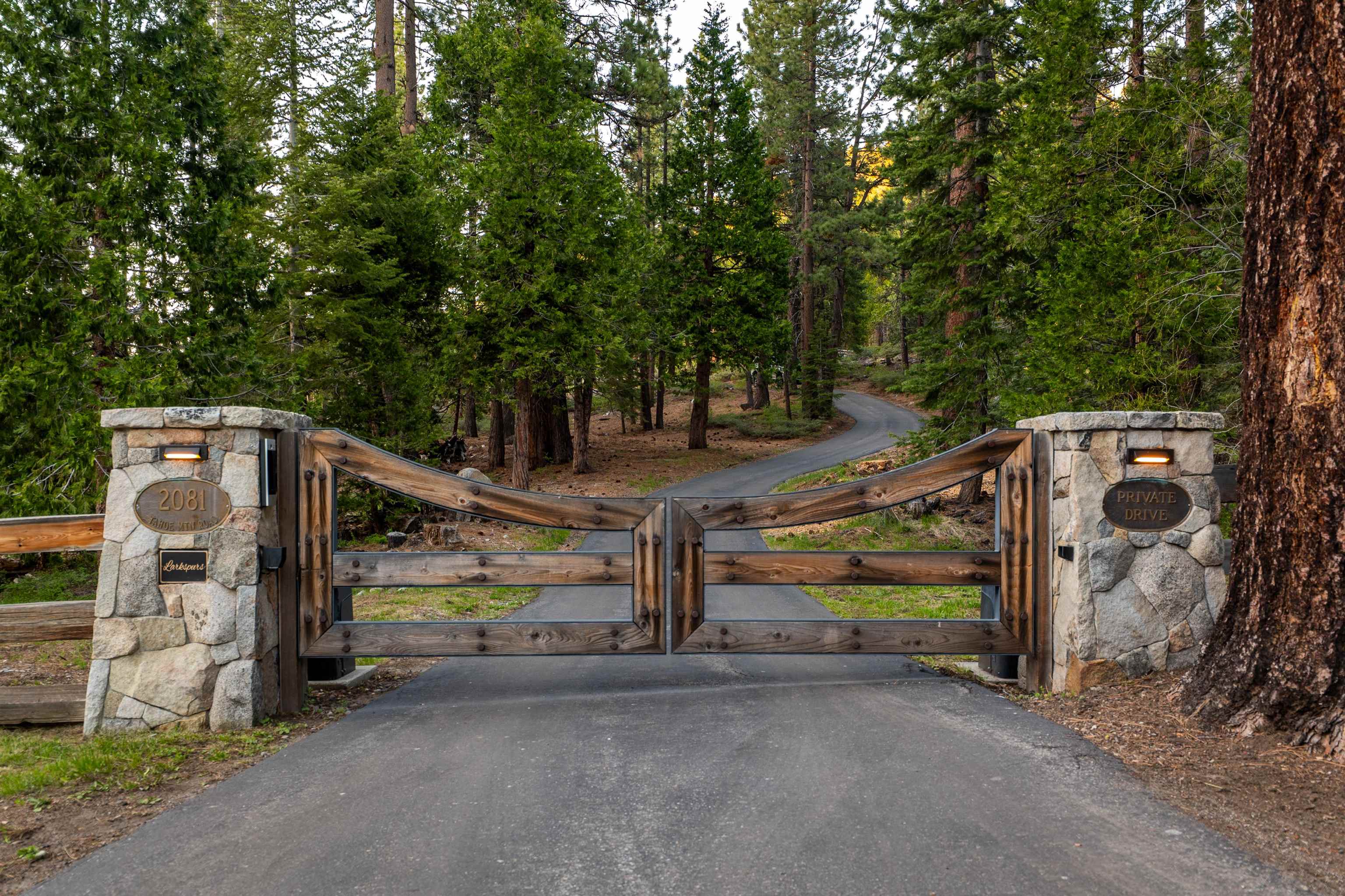 2081 Tahoe Mountain Road