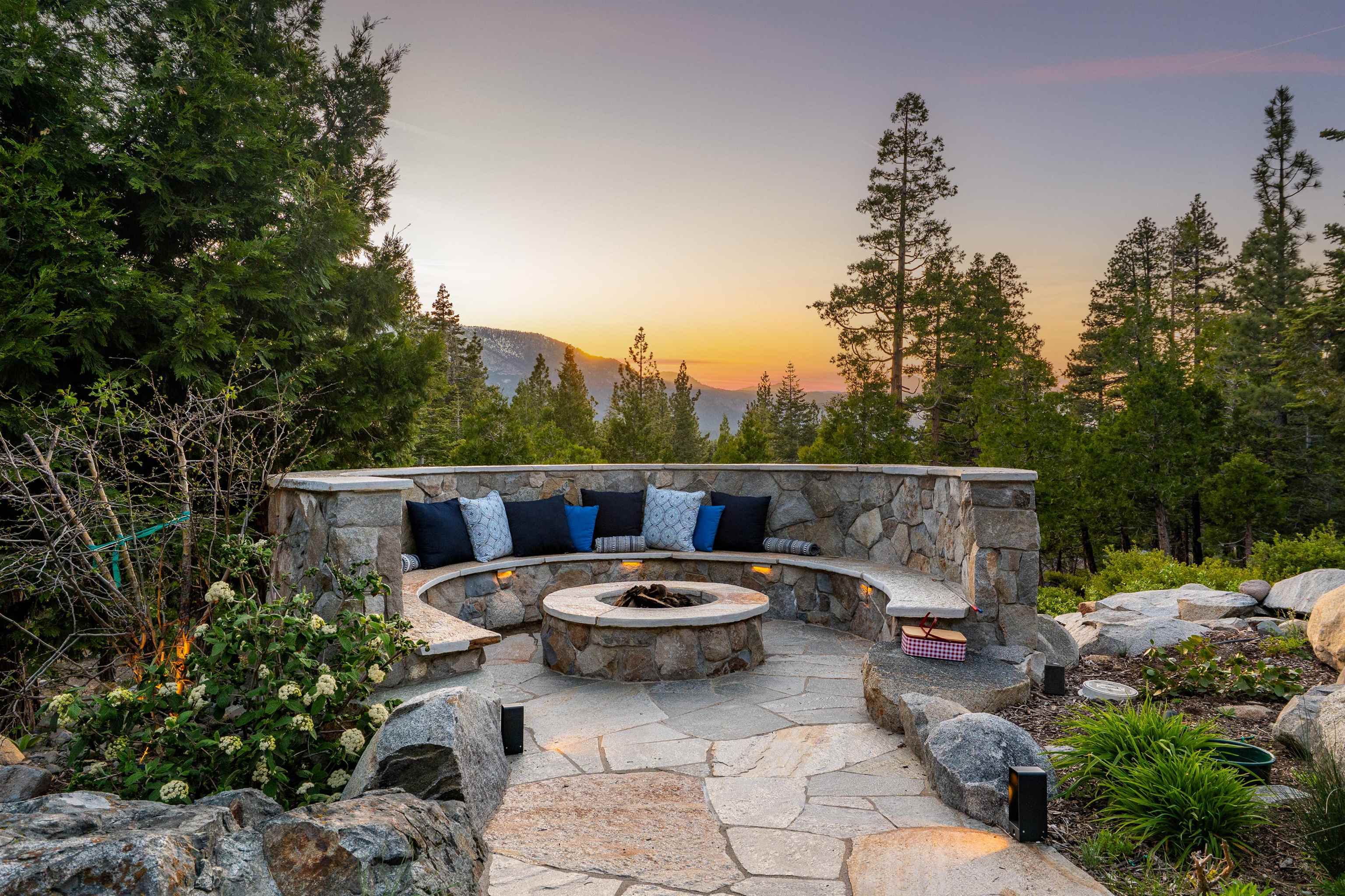 2081 Tahoe Mountain Road