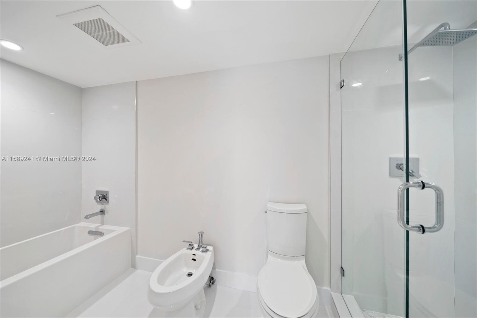 650 Ocean Dr # 4C