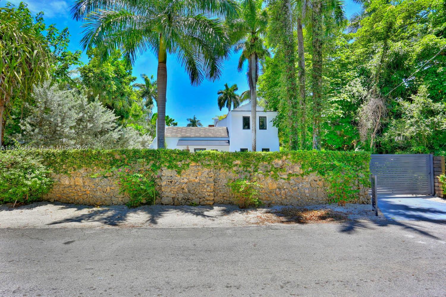 3573 Linden Ln